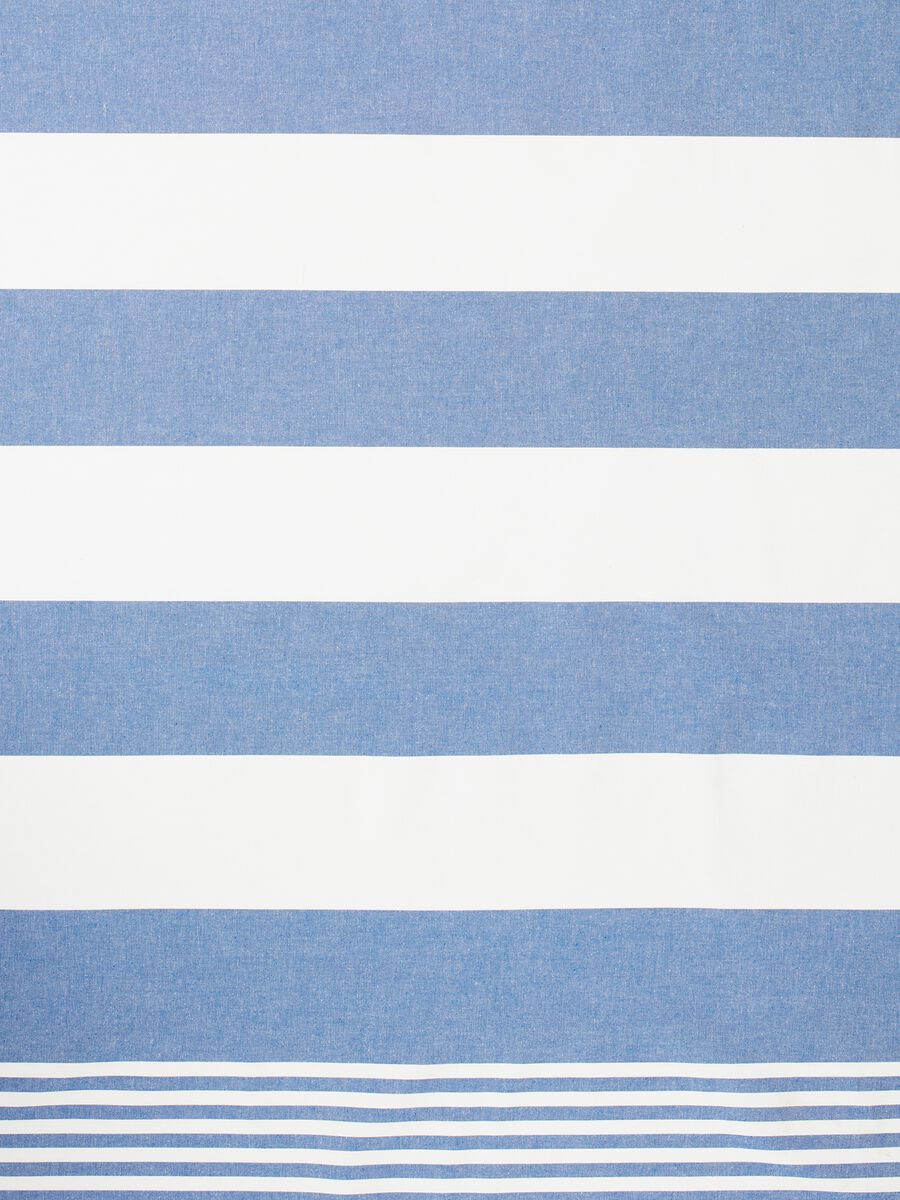 Beach towel with striped pattern_1