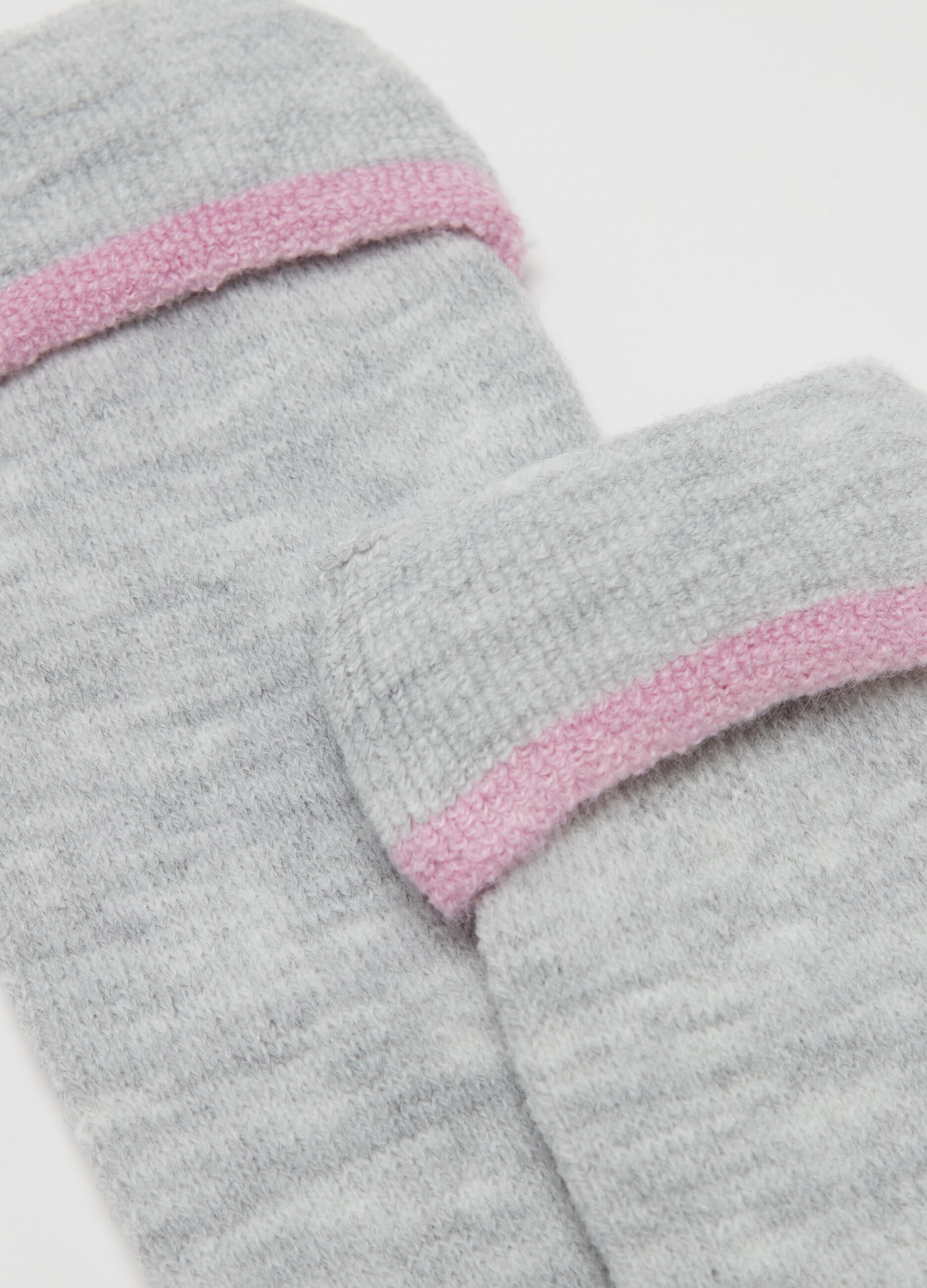 Short slipper socks with fold