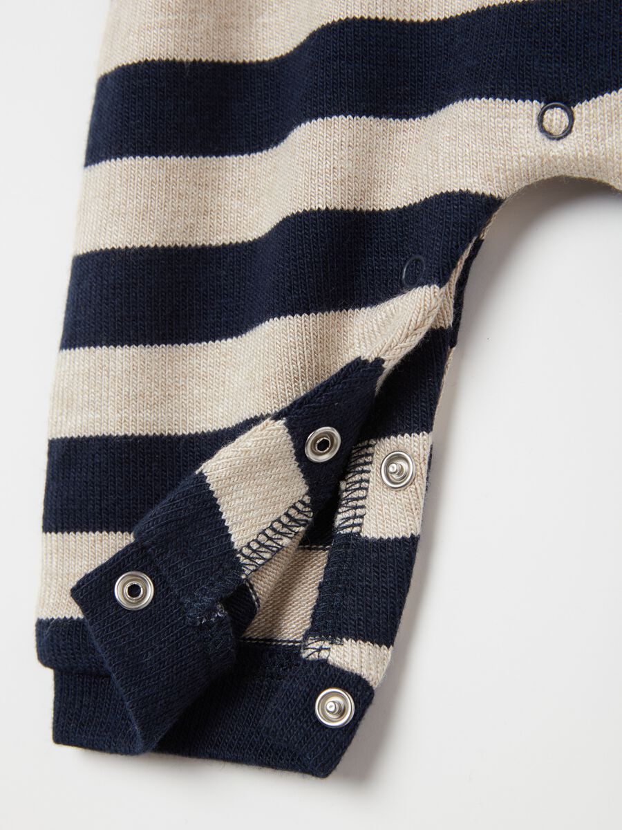 Striped knit onesie with teddy bear_2