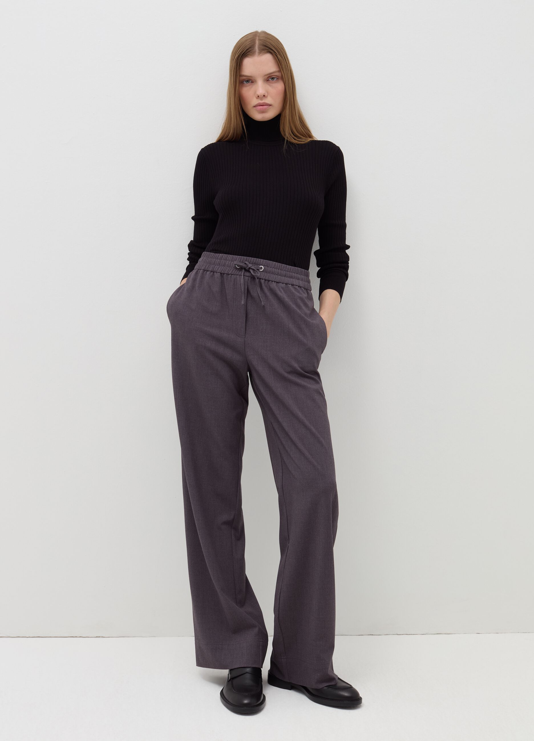 Relaxed-fit trousers with drawstring