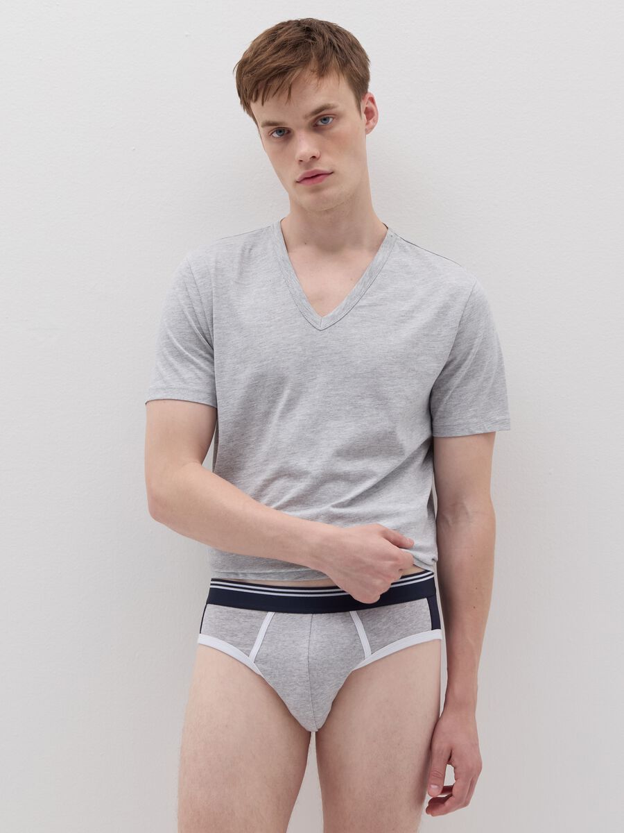 Briefs with contrasting details_0