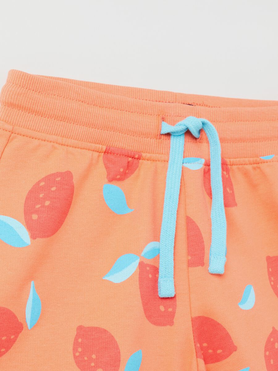 Shorts in cotone con coulisse e stampa_2