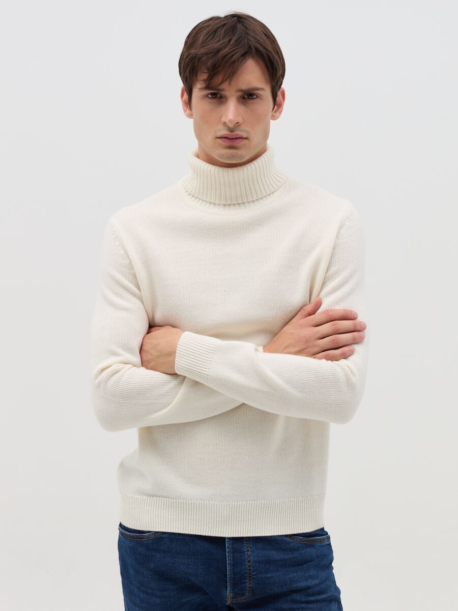 Pullover with high neck_1