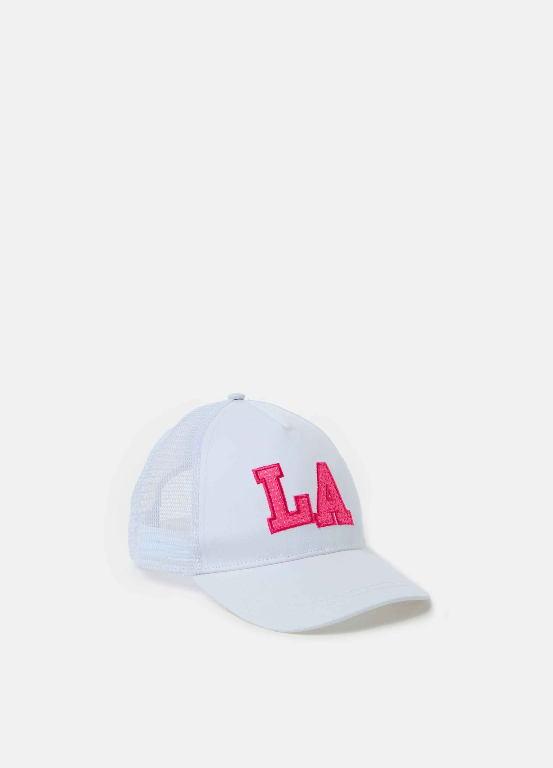 Baseball cap with LA embroidery