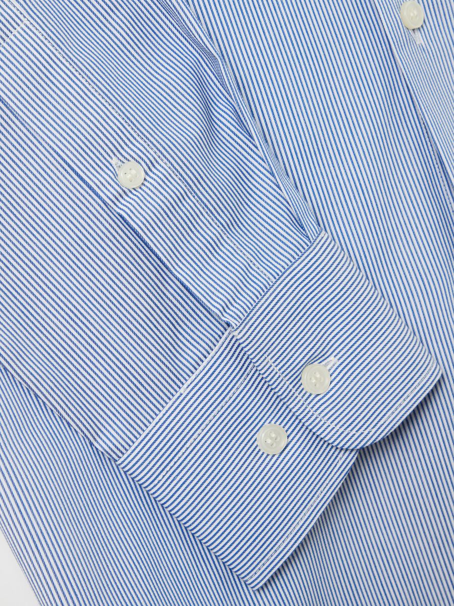 Slim-fit easy-iron pinstripe shirt_5