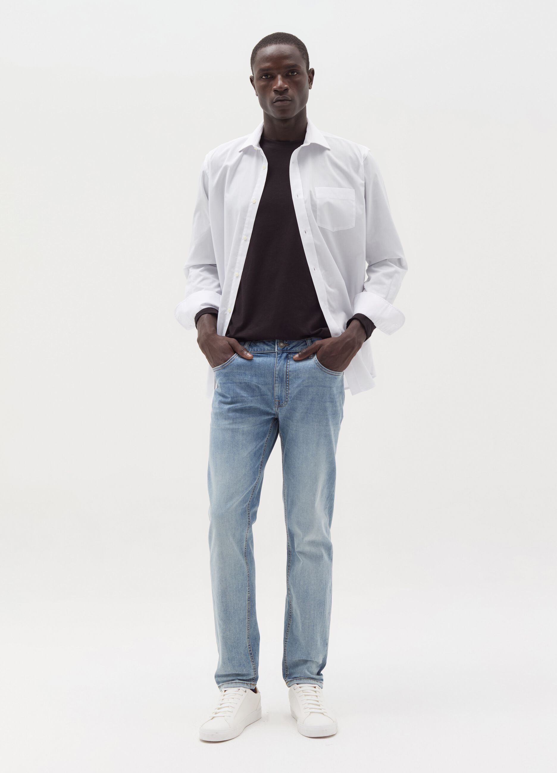 Slim-fit stretch jeans with five pockets