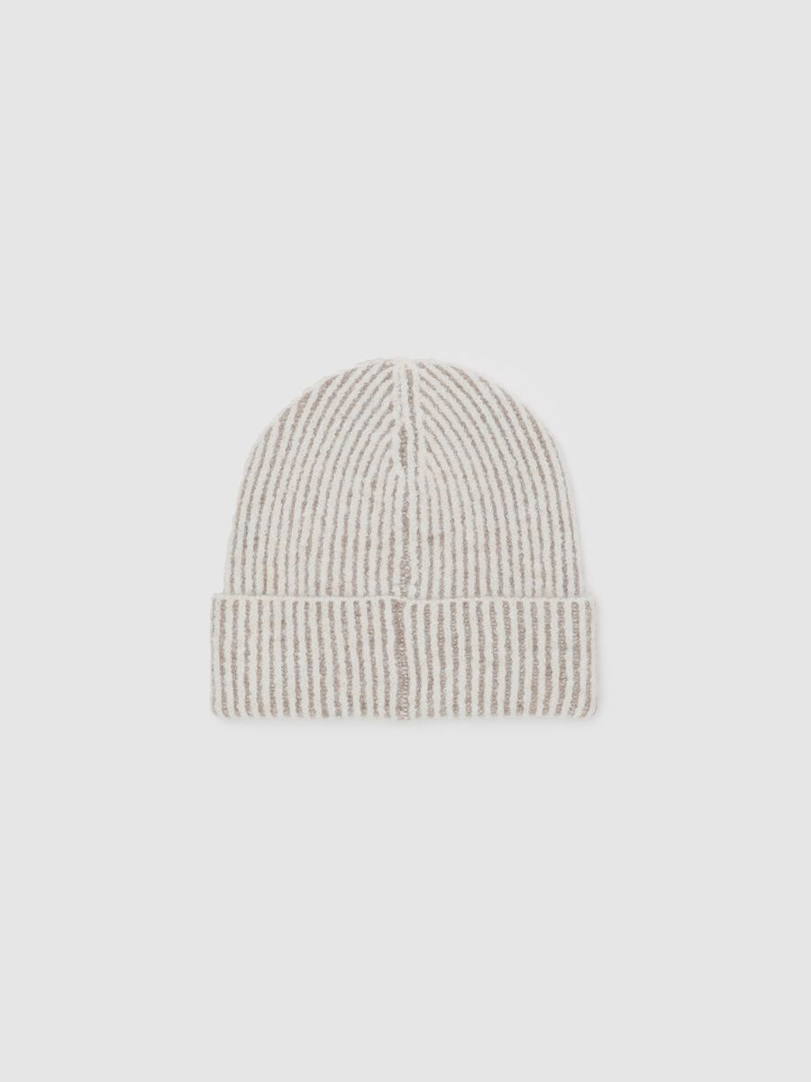 Essential hat in two-tone ribbing_1