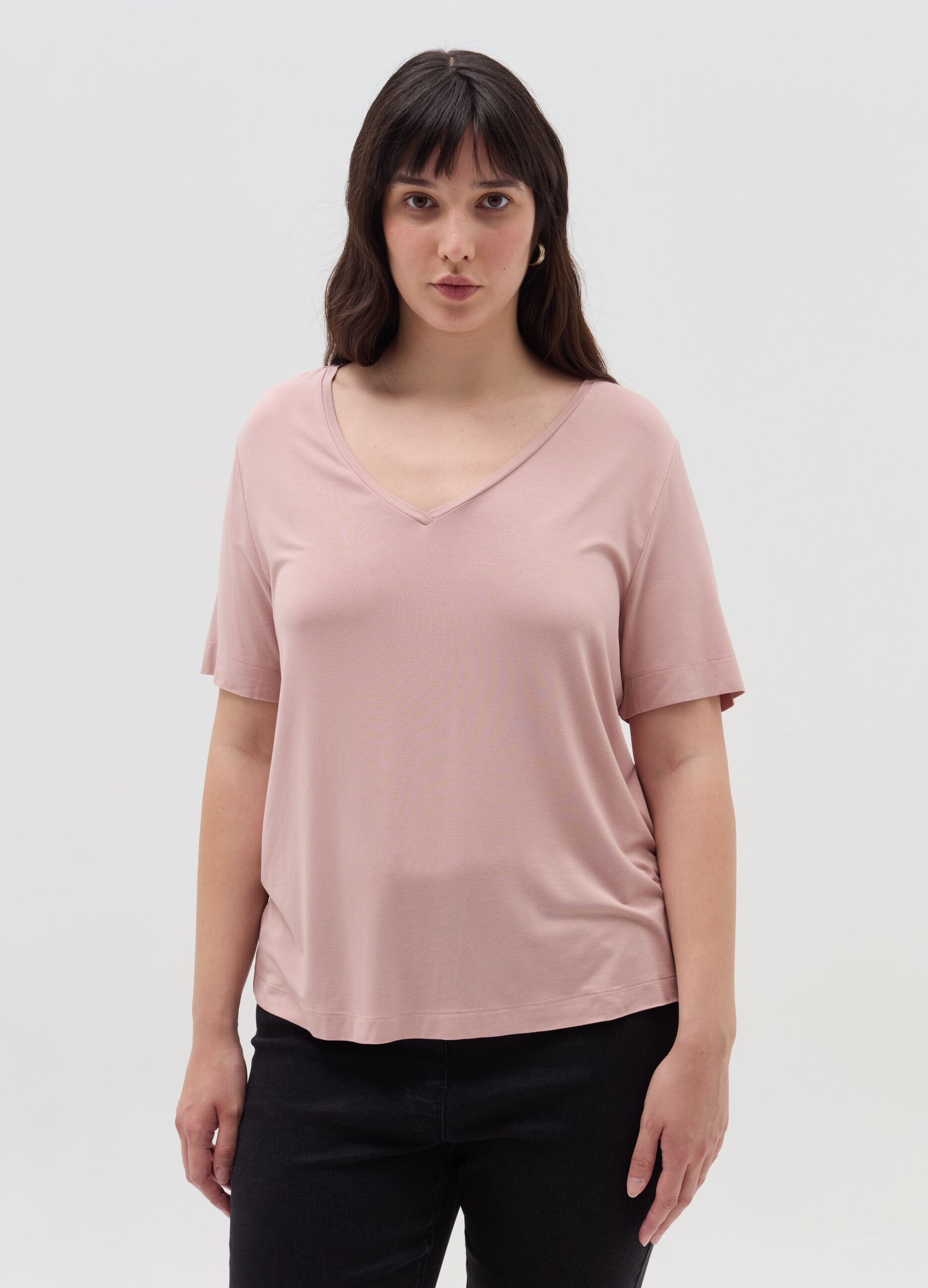 Curvy V-neck T-shirt