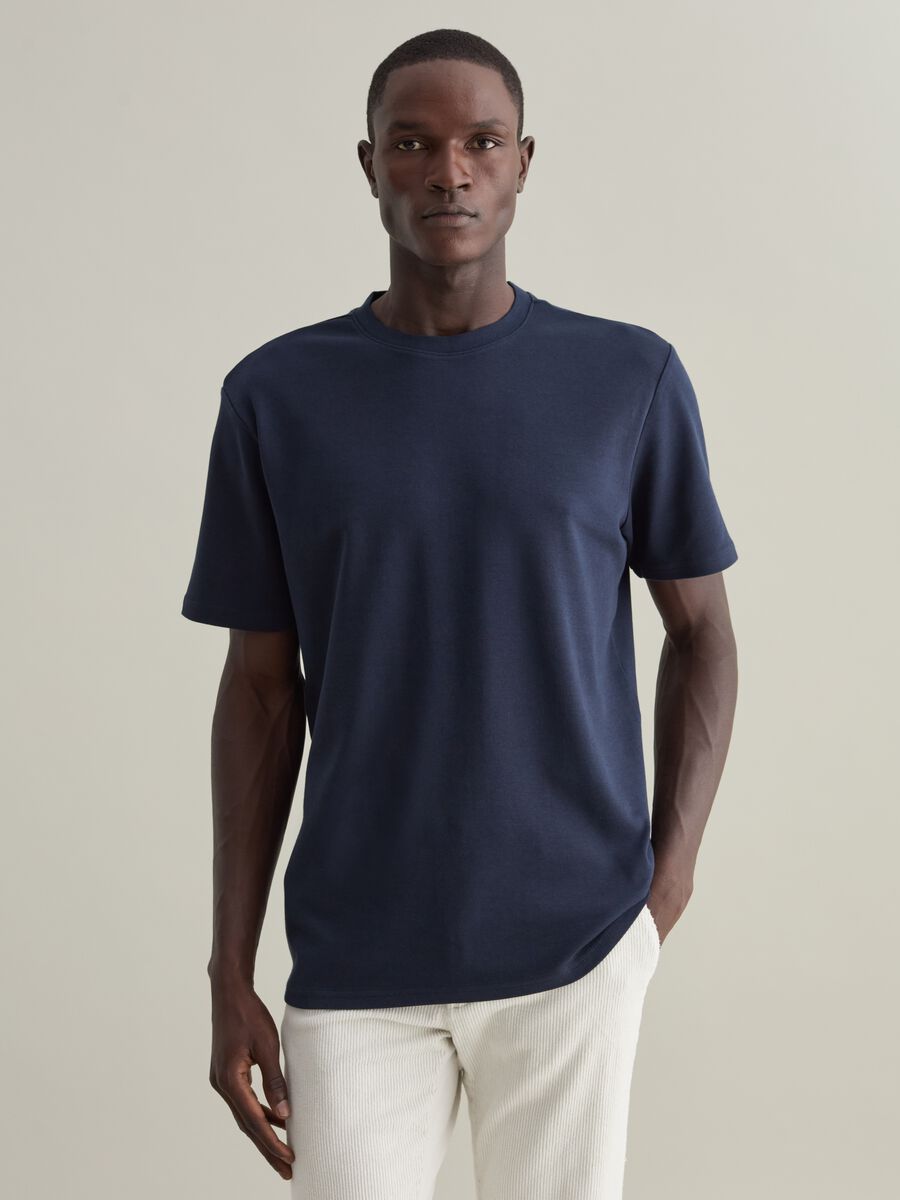 Contemporary T-shirt in cotton with round neck_1