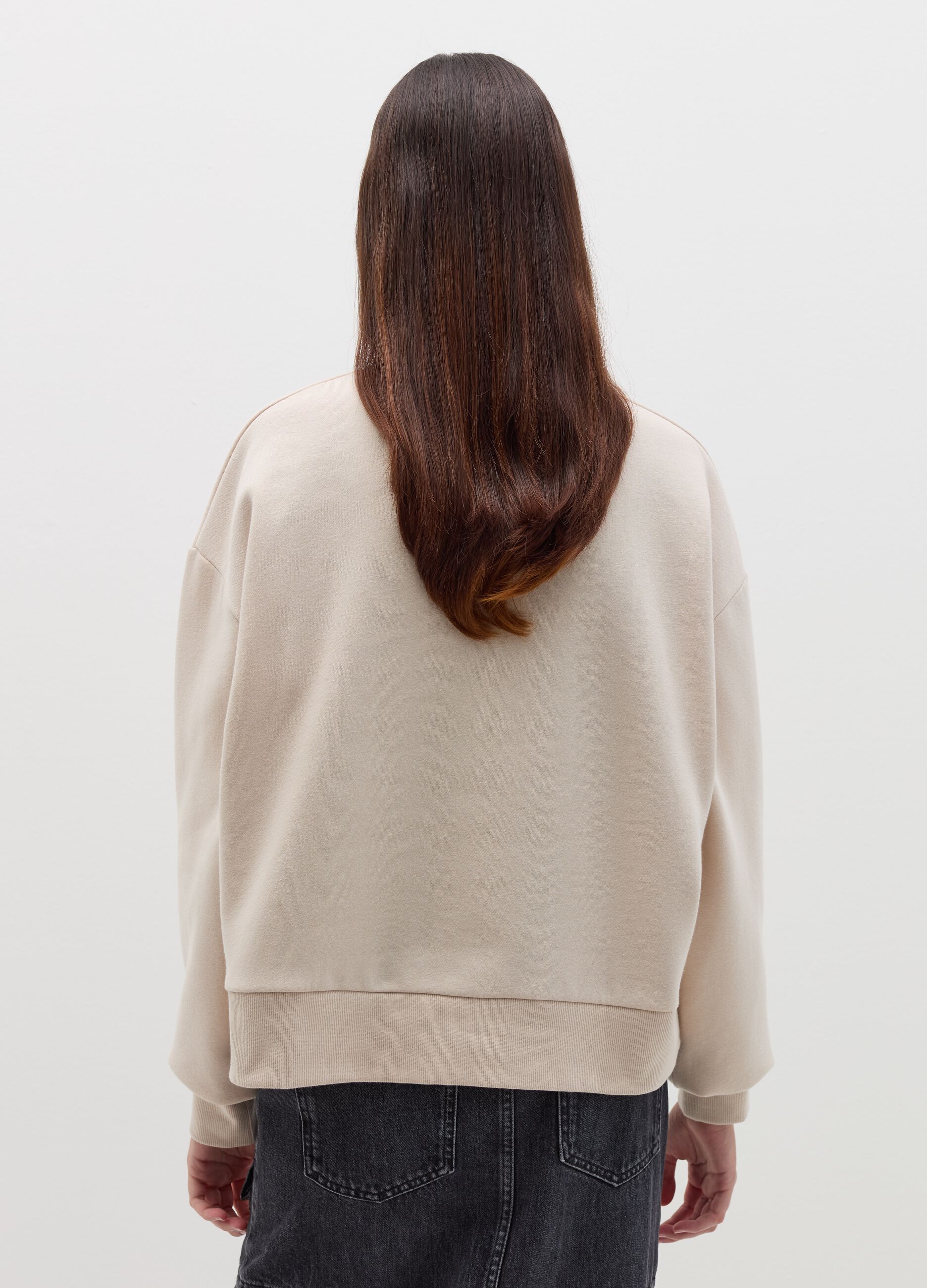 Sweatshirt with round neck