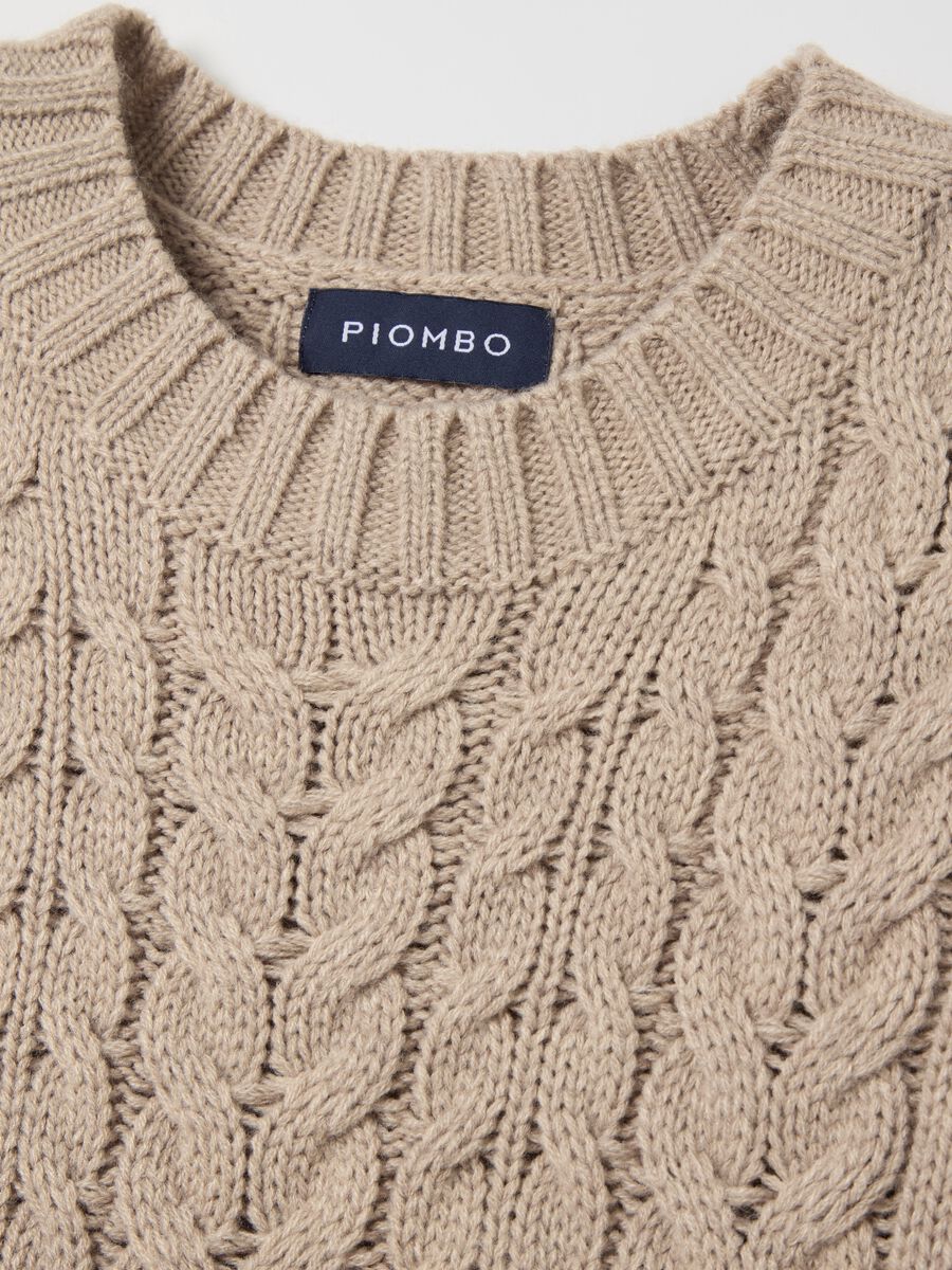 Contemporary cable-knit pullover_5