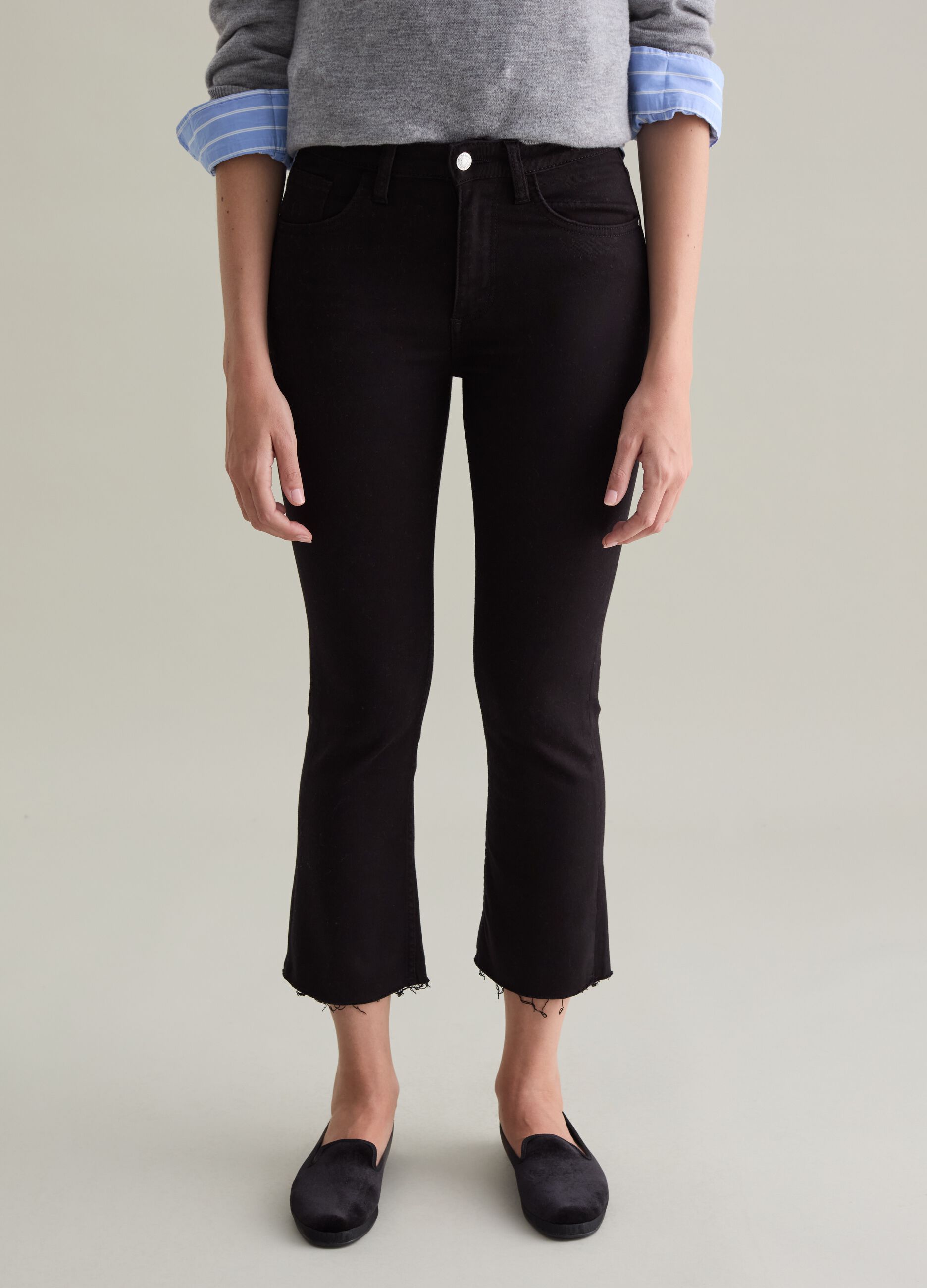 Flare-fit crop jeans with raw edging