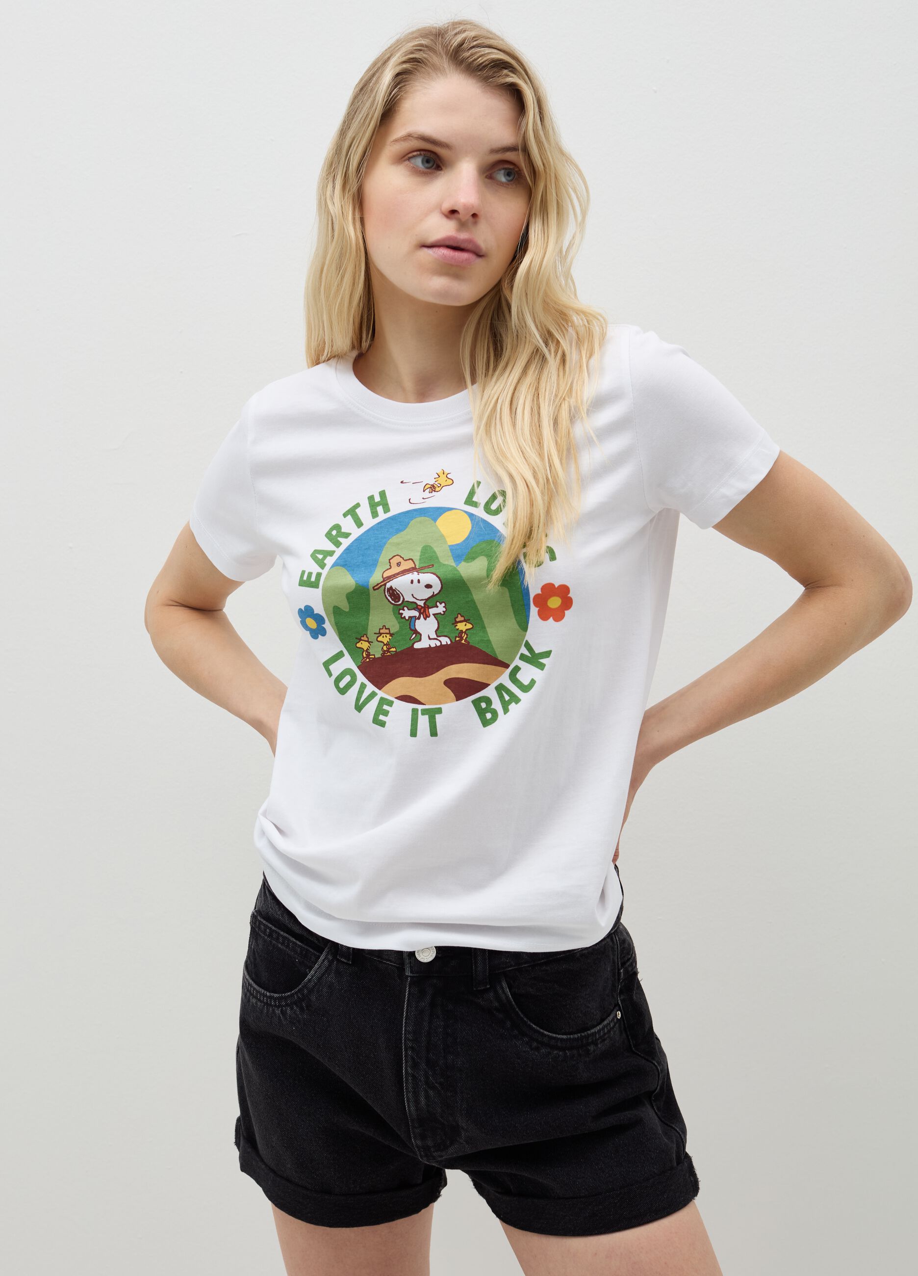 T-shirt with Snoopy and Woodstock print
