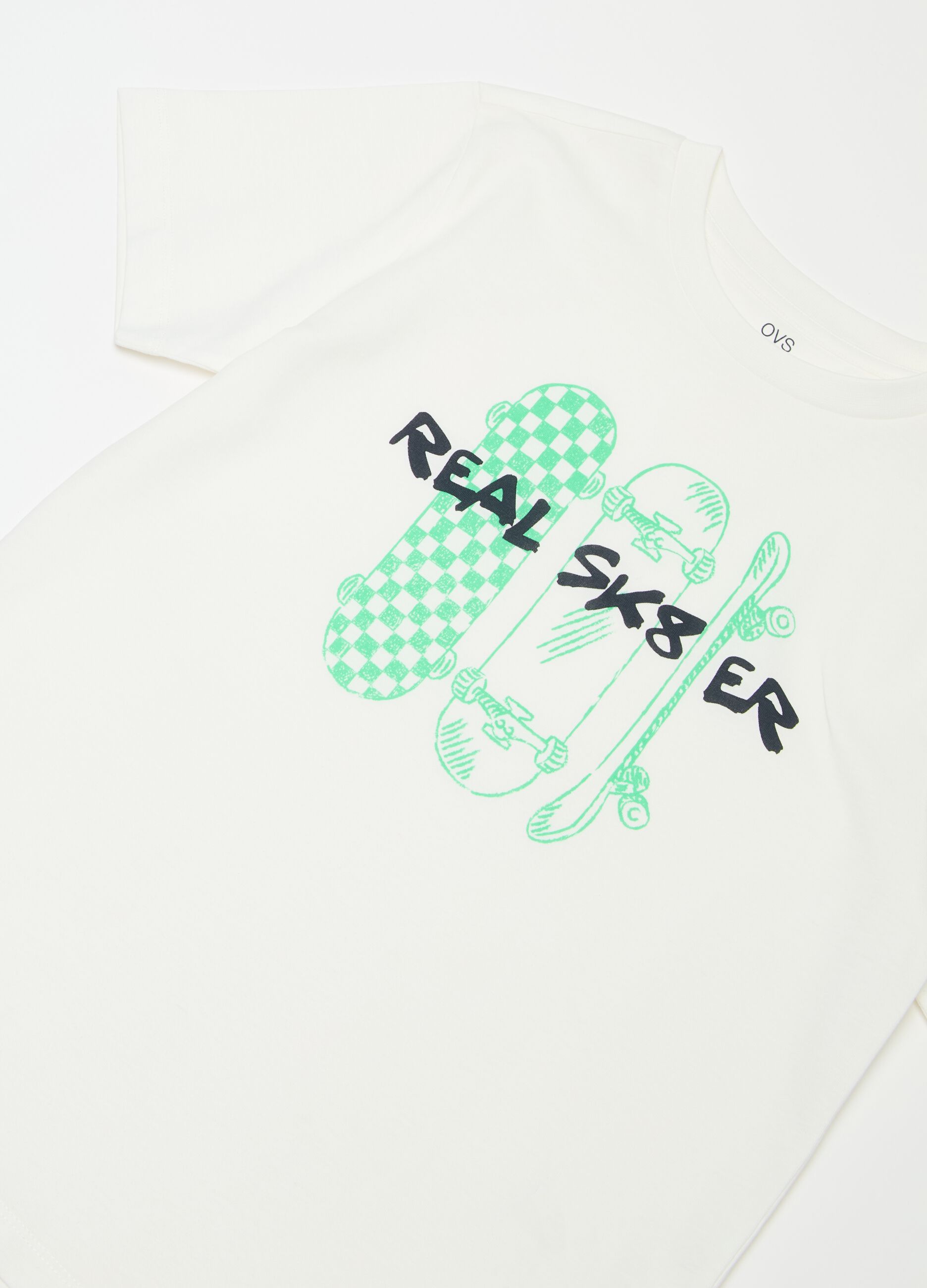 Organic cotton pyjamas with skateboard print