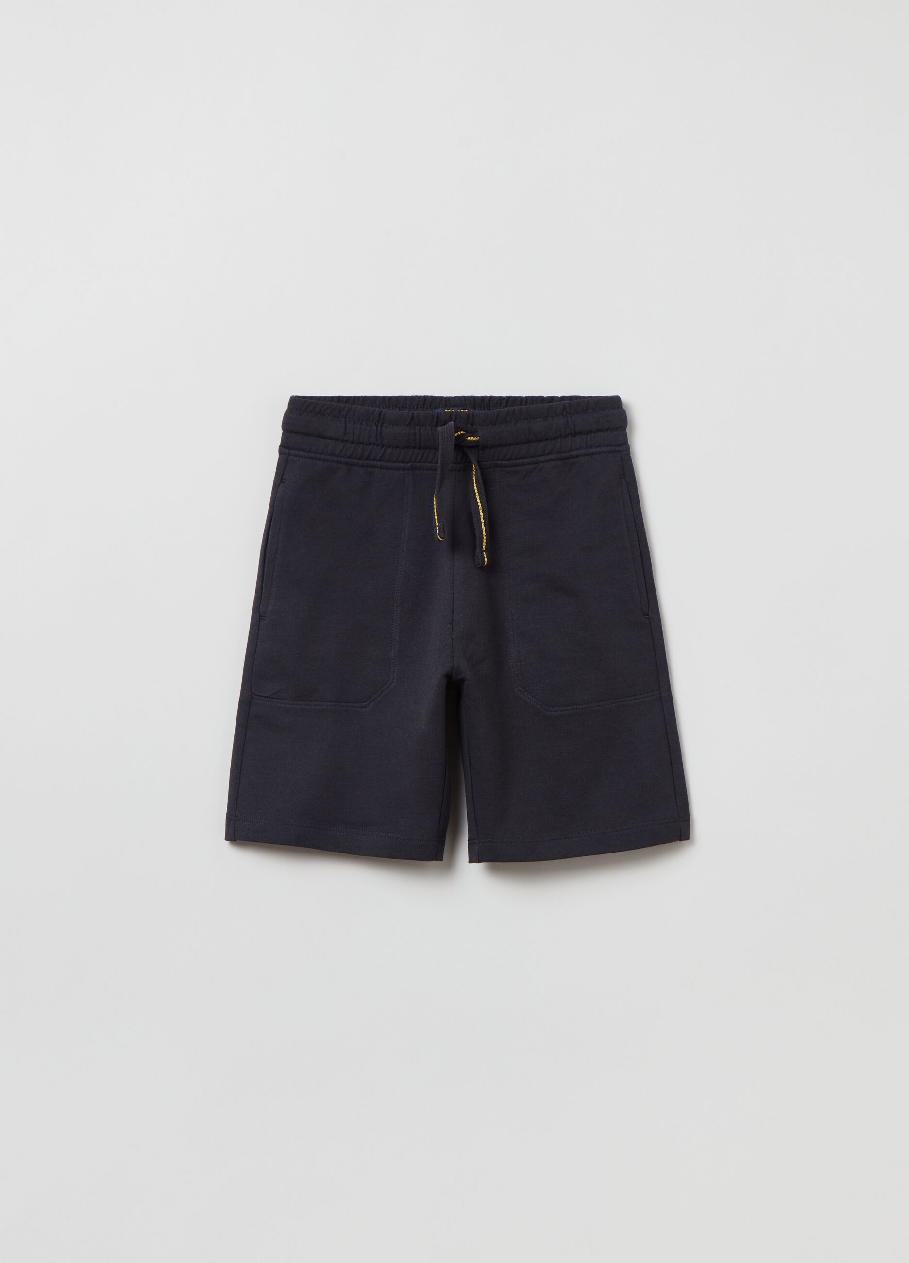 Fleece shorts with drawstring