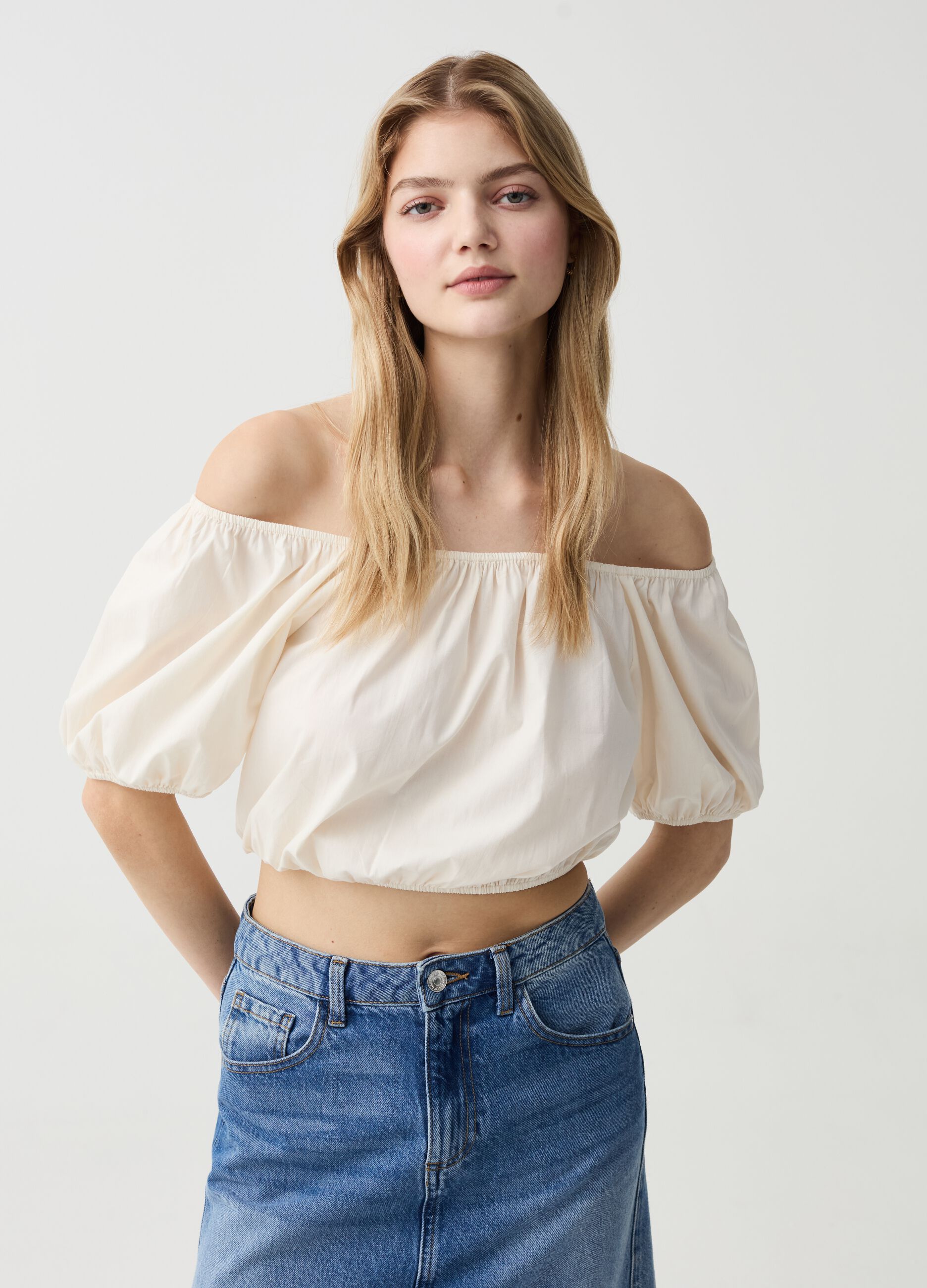 Crop top in cotton with bare shoulders