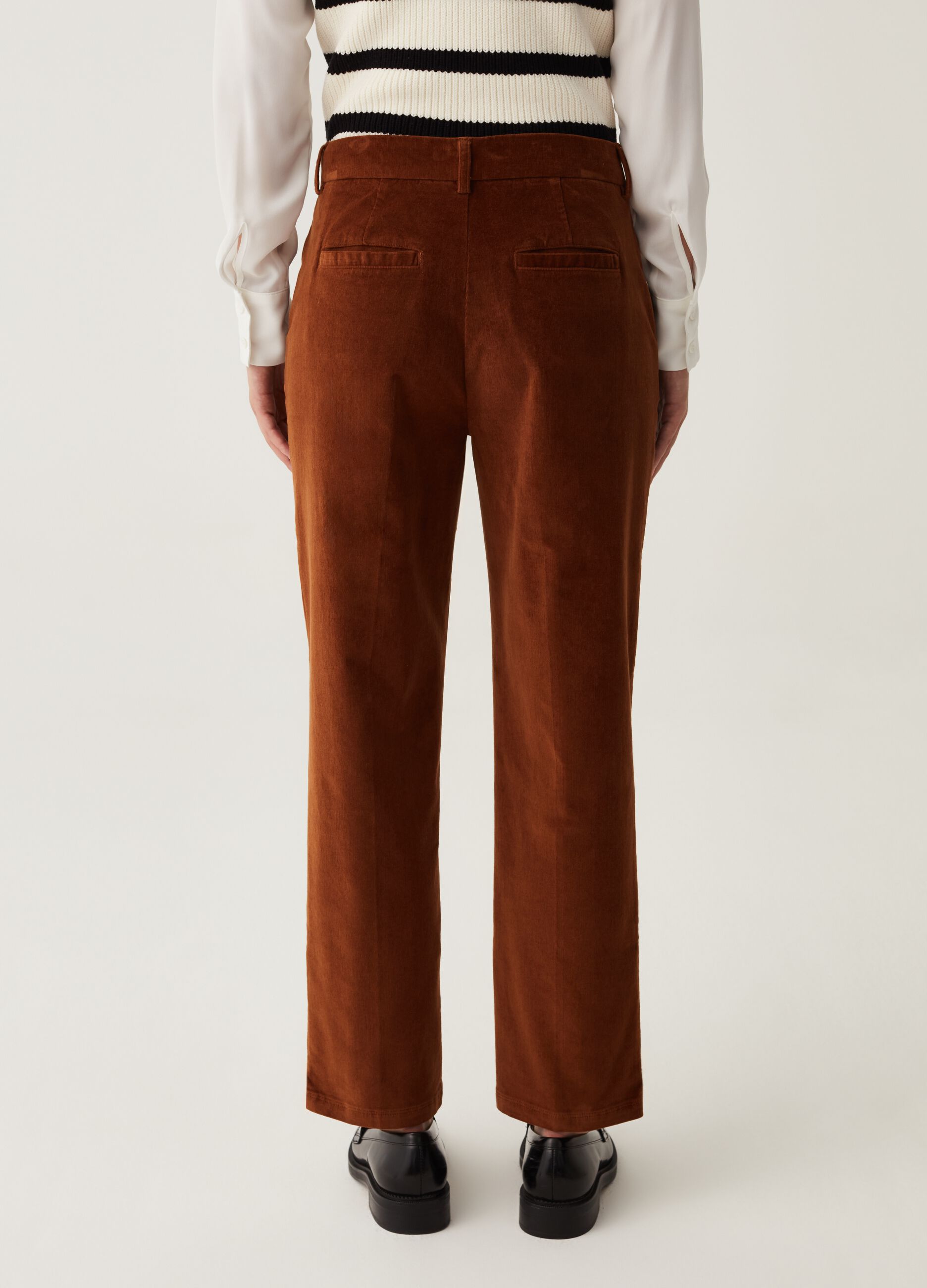 Chino trousers in velvet