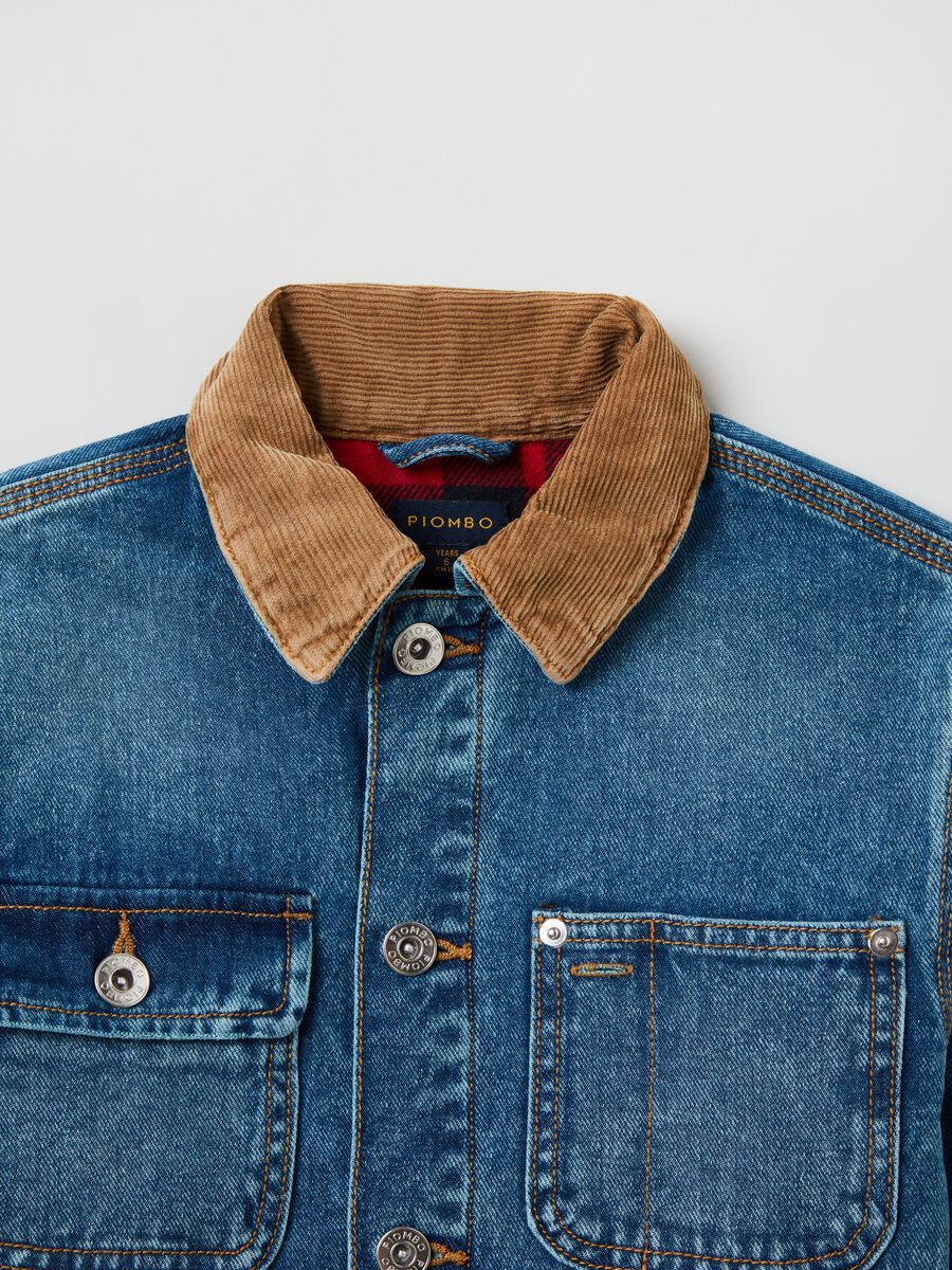 Denim jacket with pockets_5