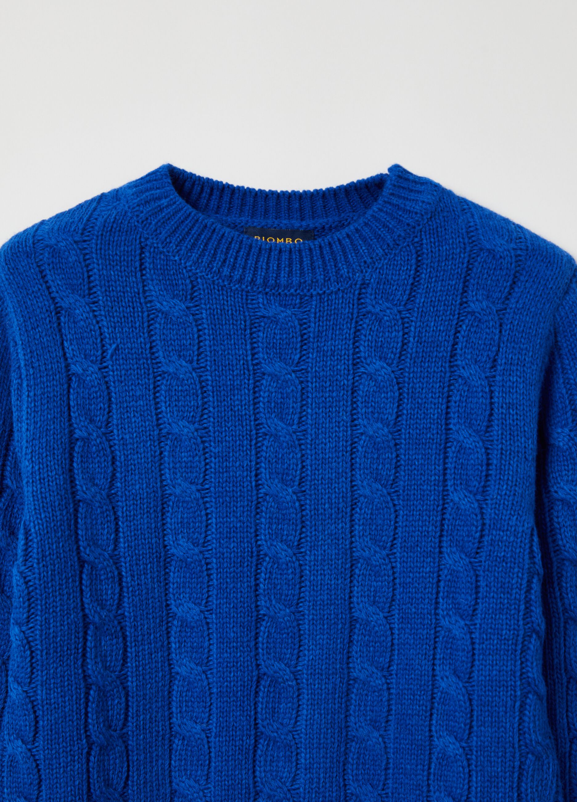 Pullover with cable-knit design