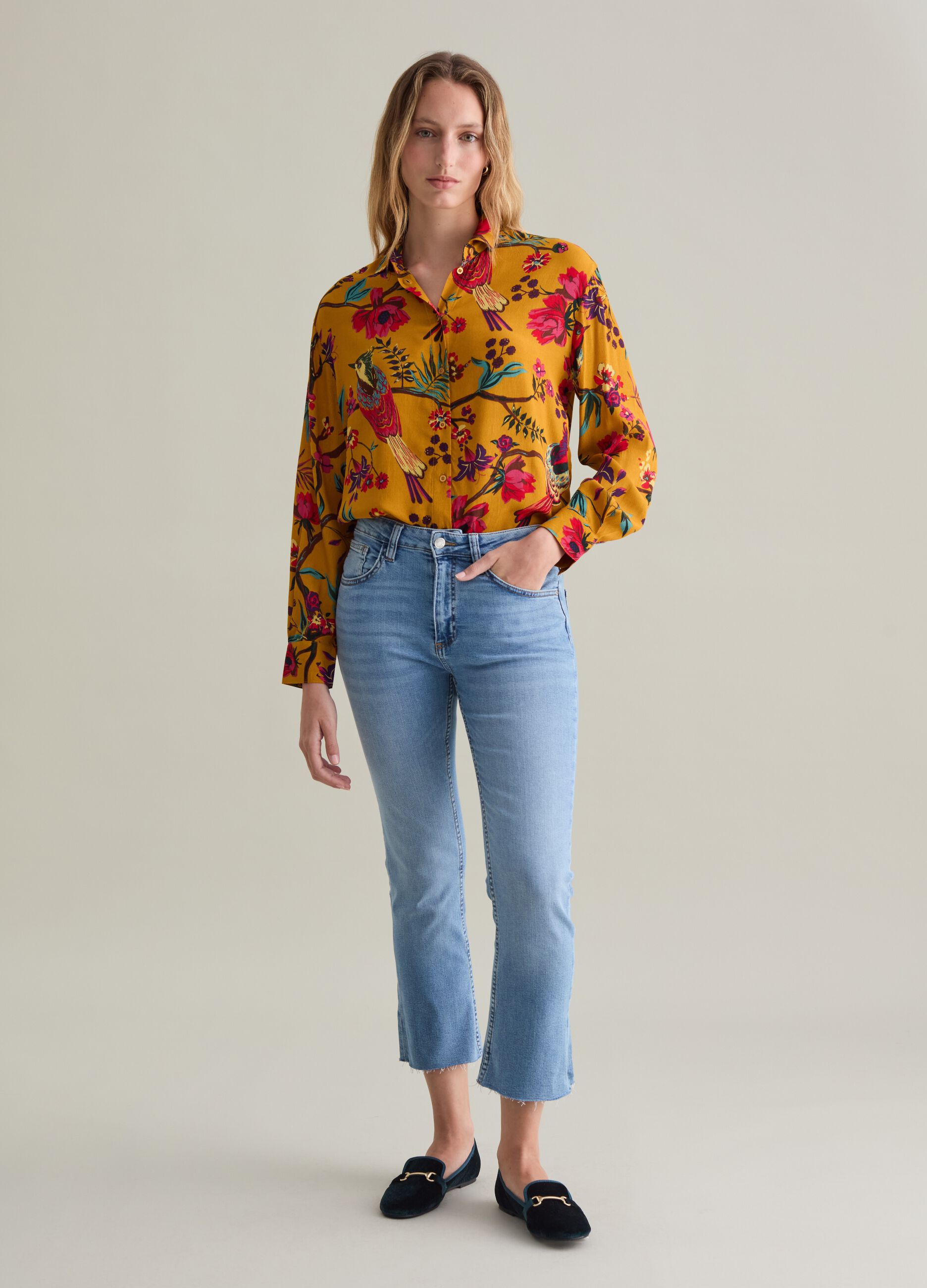 Relaxed-fit shirt with wallpaper print