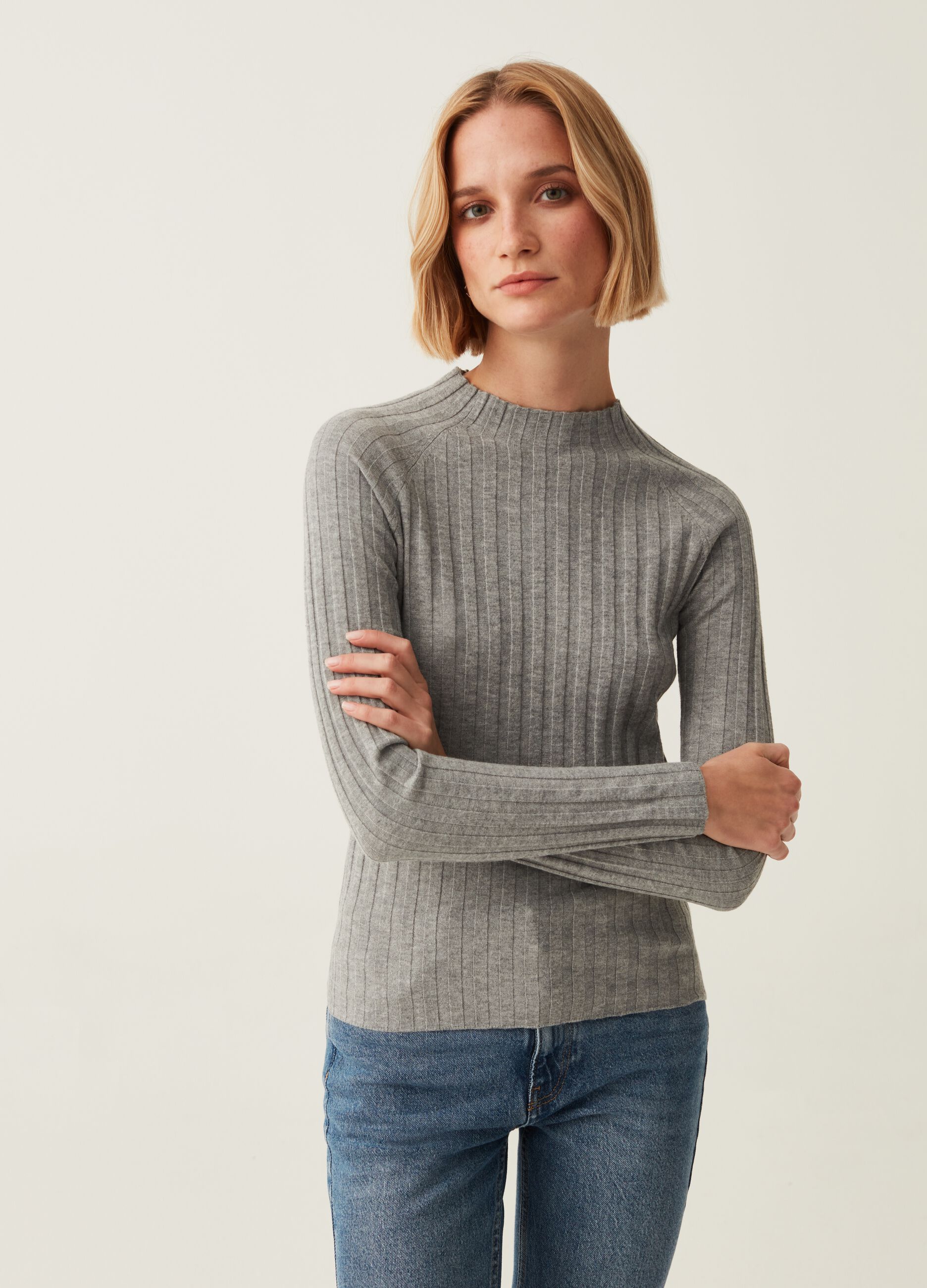 Flat-ribbed top with mock neck