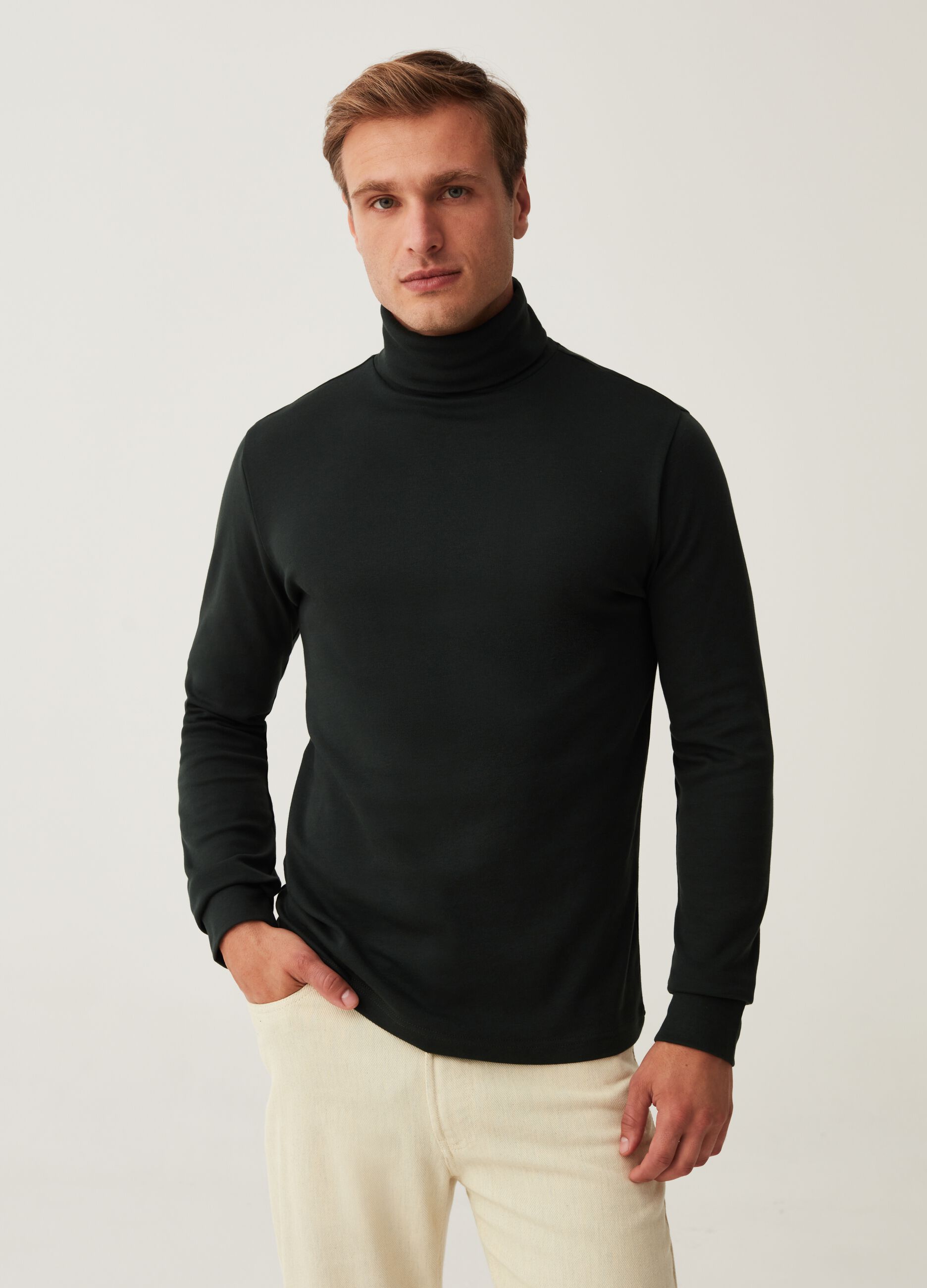 T-shirt with long sleeves and high neck