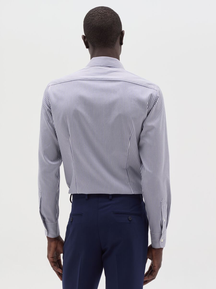 Slim-fit shirt with double-twist stripes_2