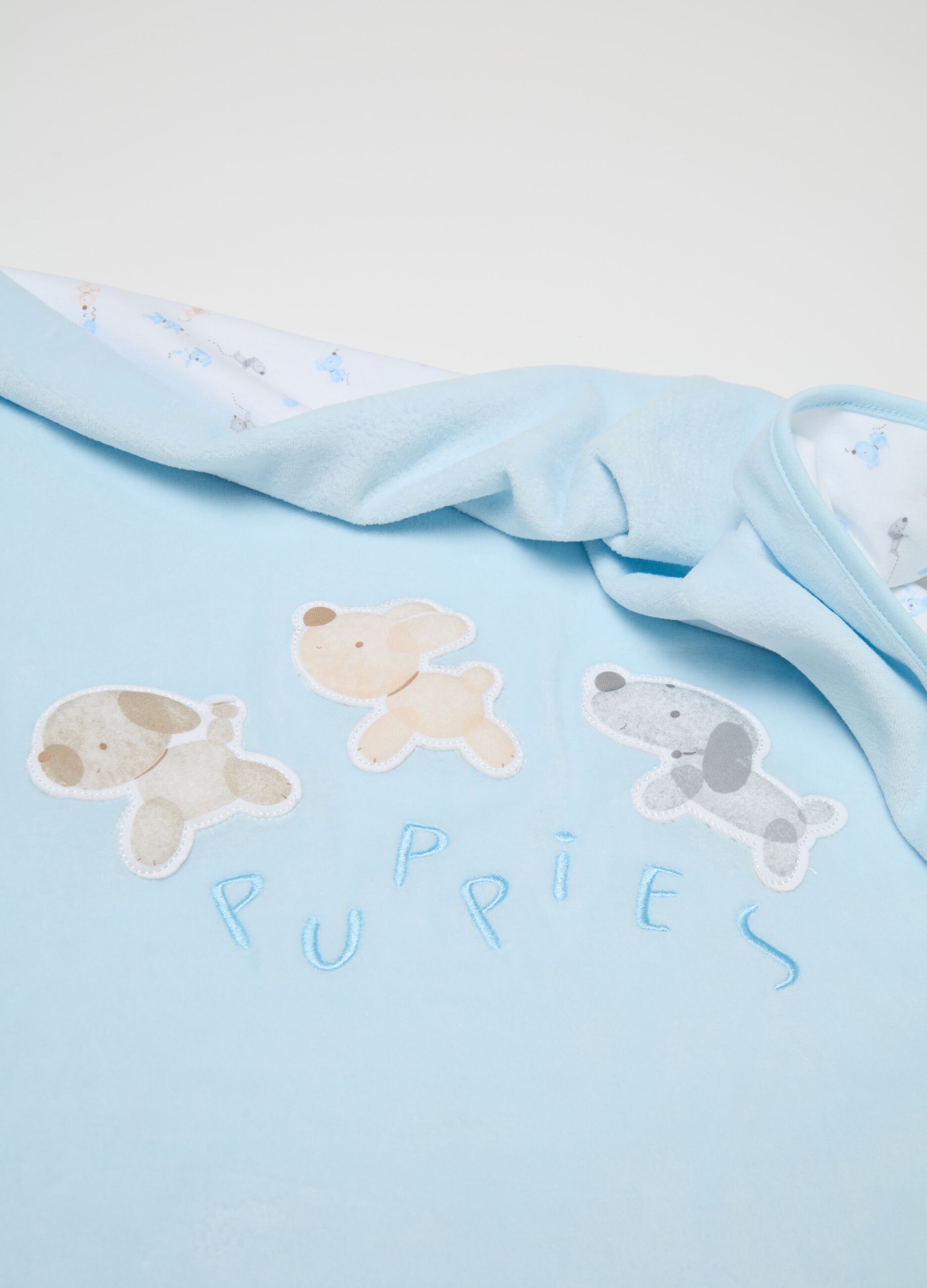 Velour blanket with puppies patch