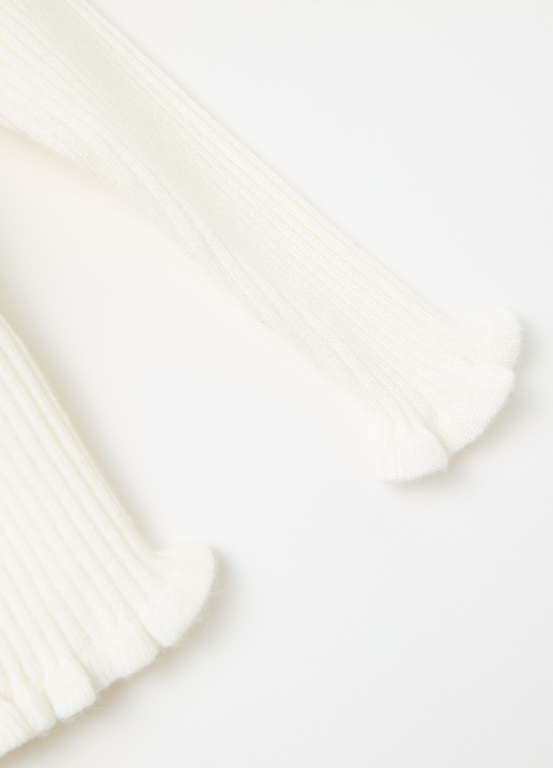 Ribbed pullover with frills