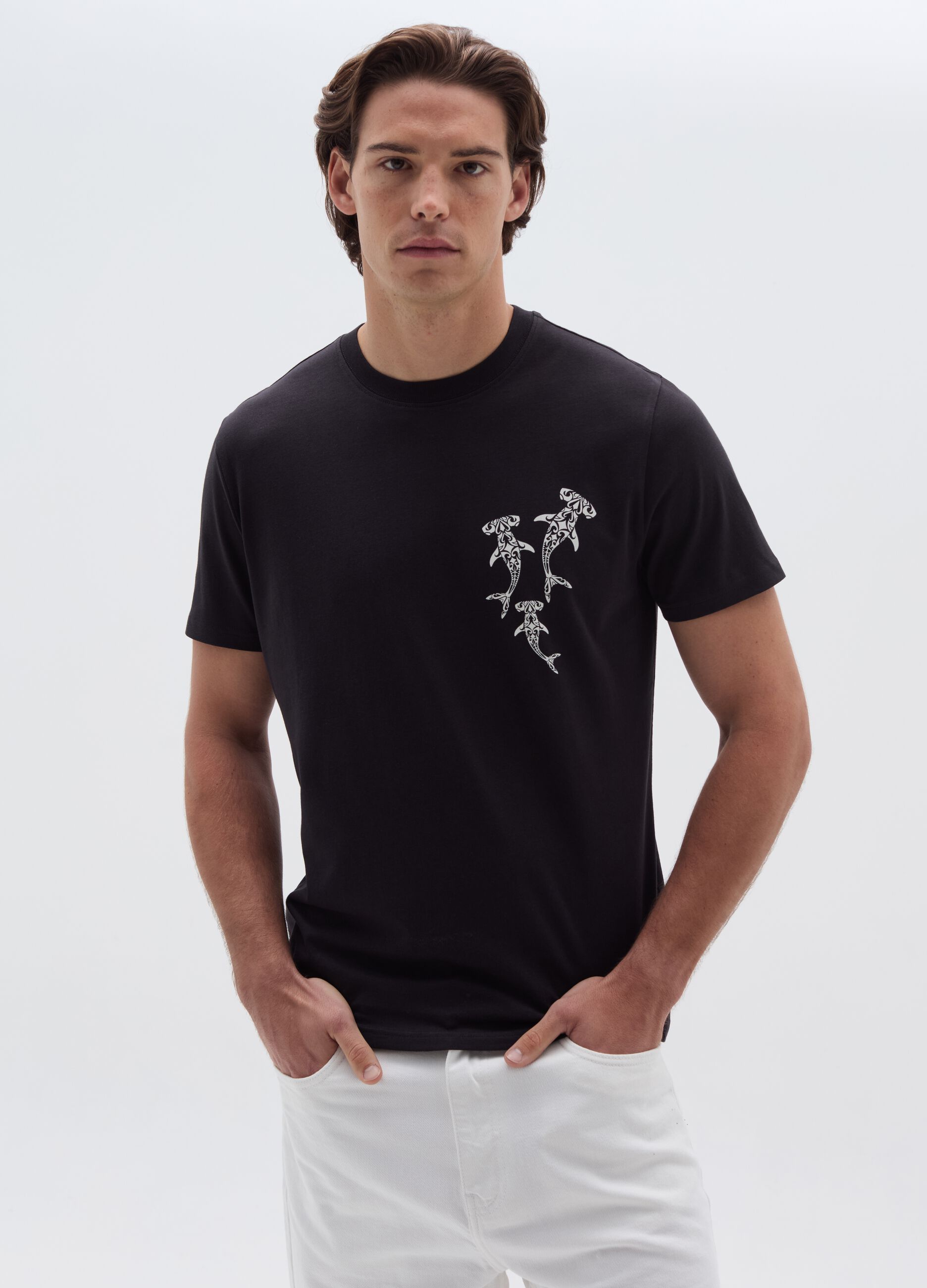Cotton T-shirt with sharks print