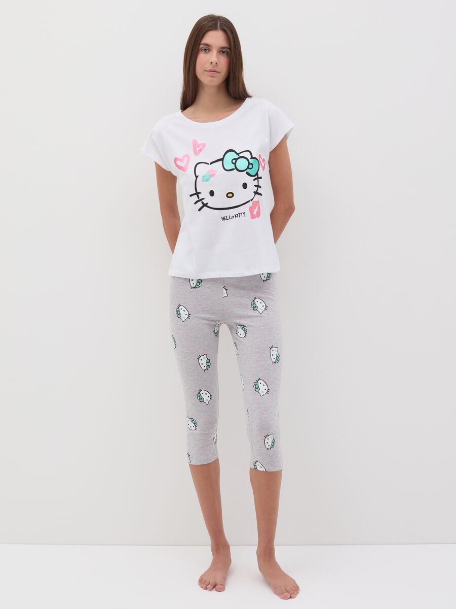 Pigiama con pantalone pinocchietto stampa Hello Kitty_0