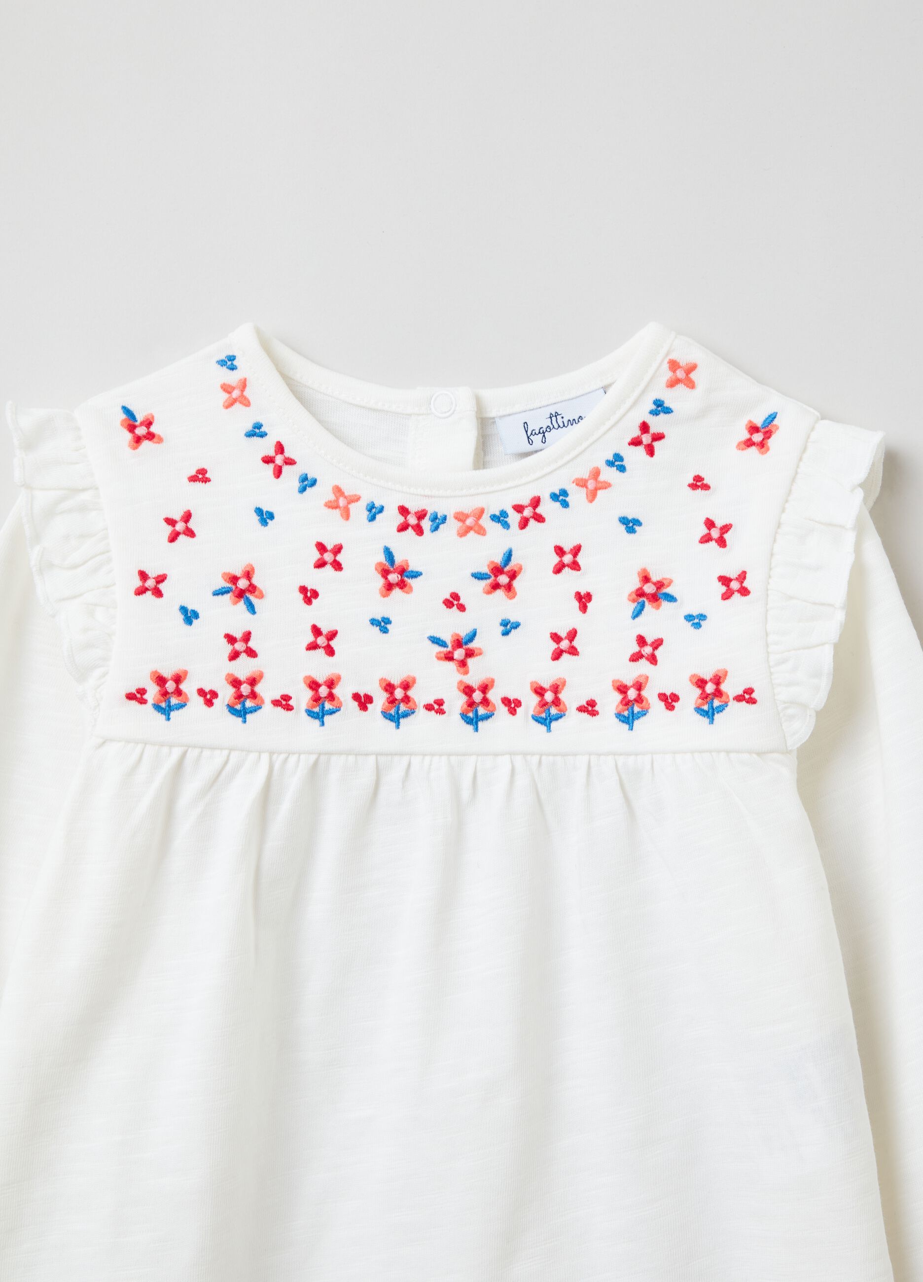 Long-sleeved T-shirt with flowers embroidery