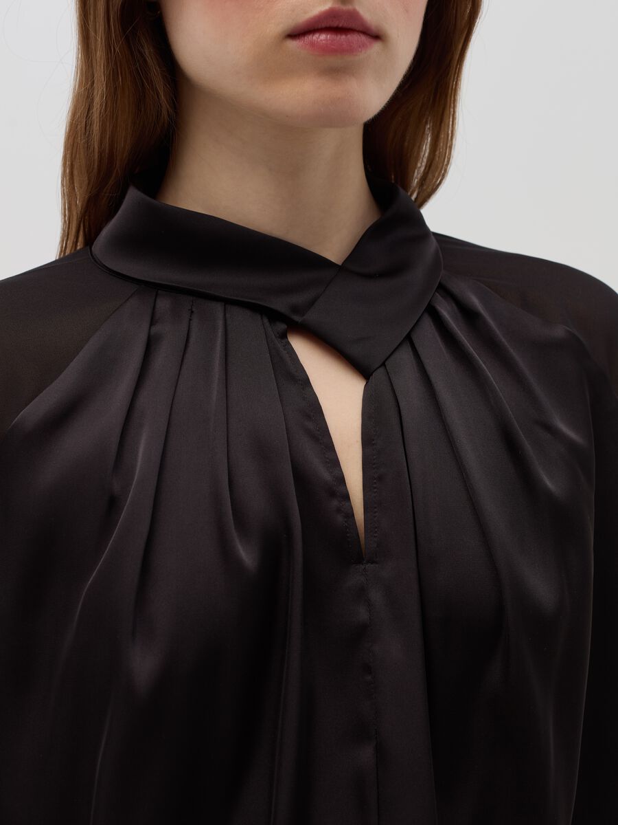 Satin blouse with raglan sleeves_3