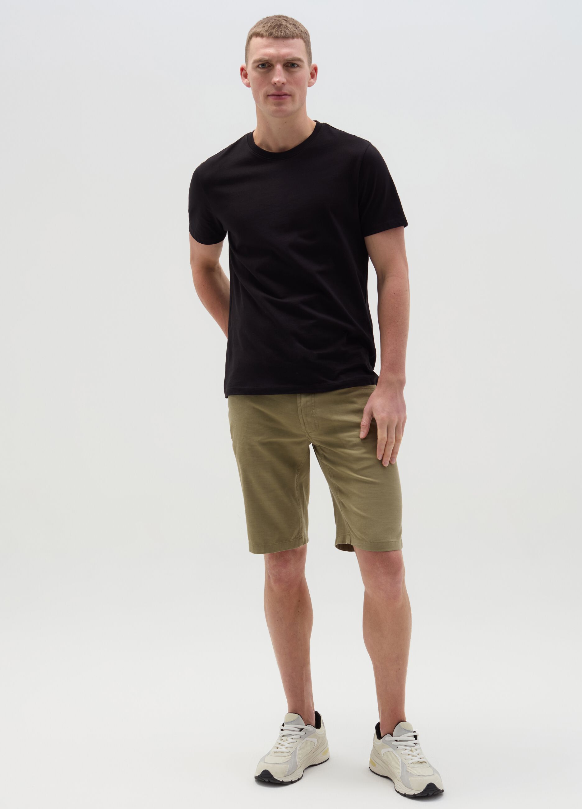 Bermuda shorts with five pockets in cotton and linen