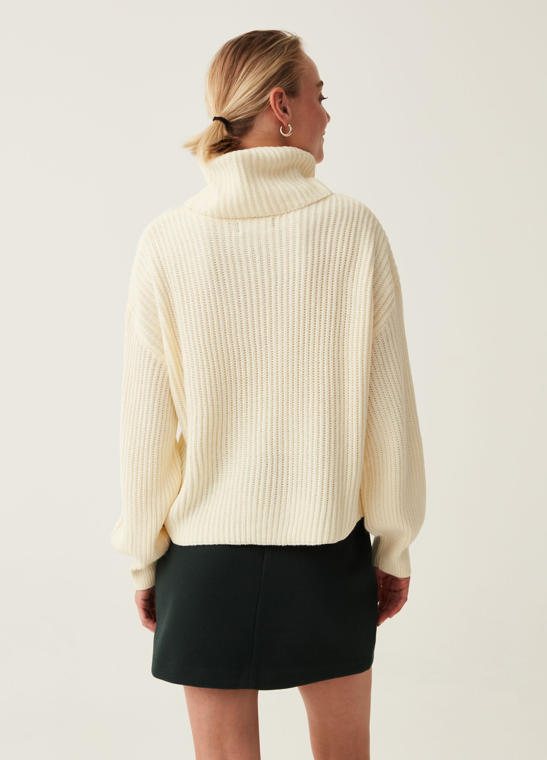 Ribbed pullover with high ring neck