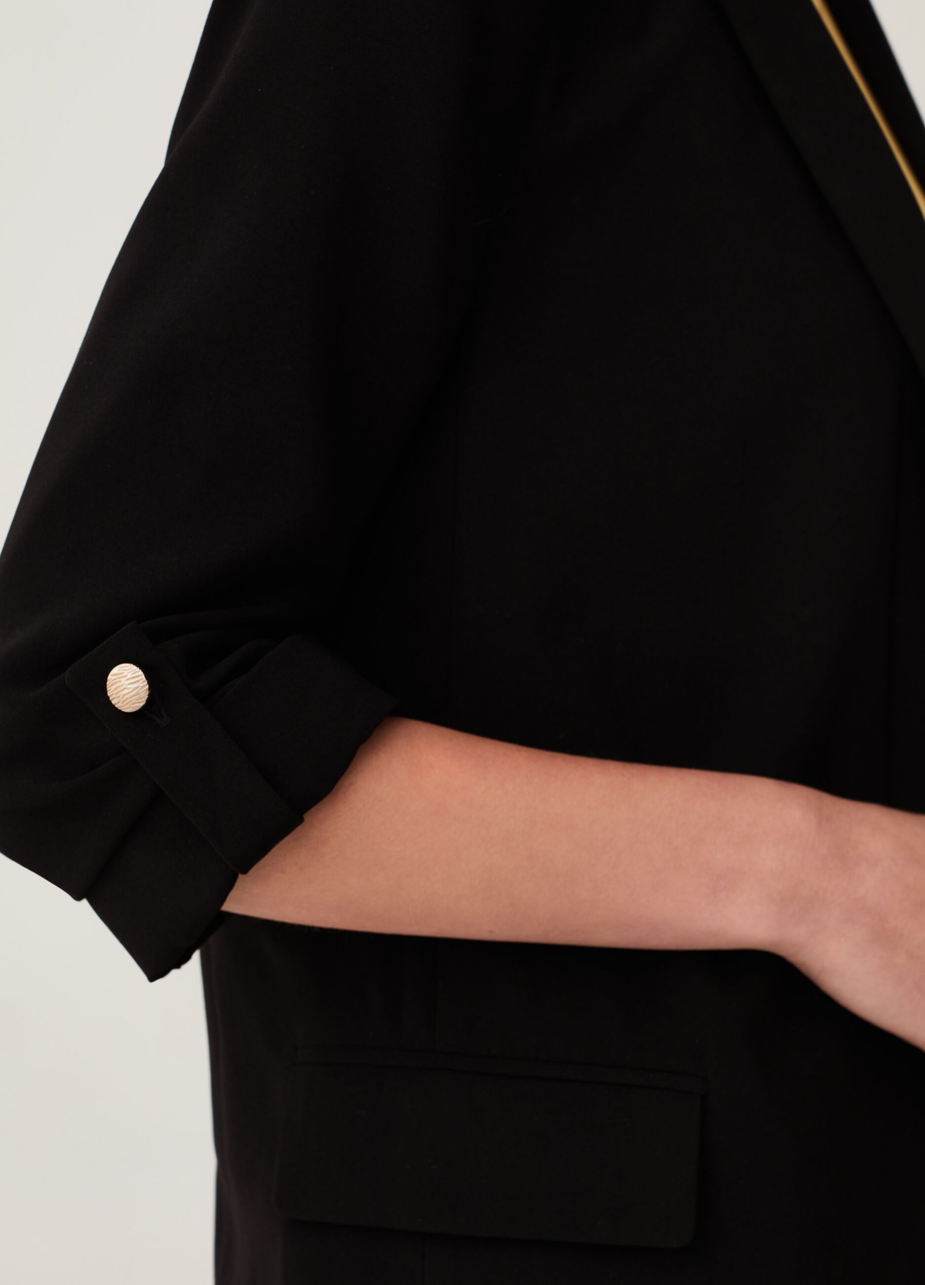 Open blazer with three-quarter sleeves