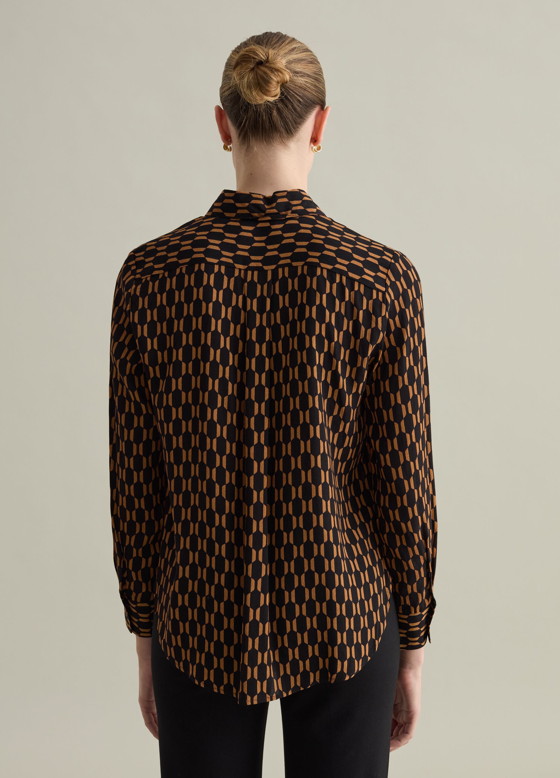 Contemporary viscose shirt with print