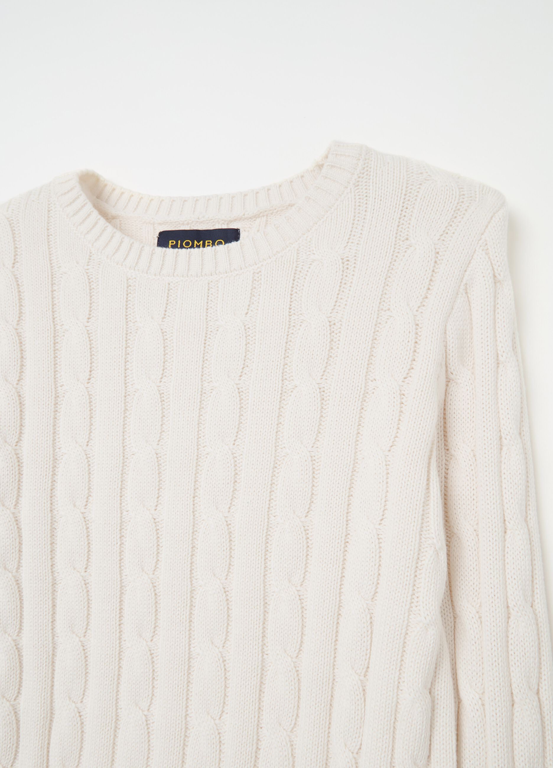 Ribbed pullover with cable-knit design