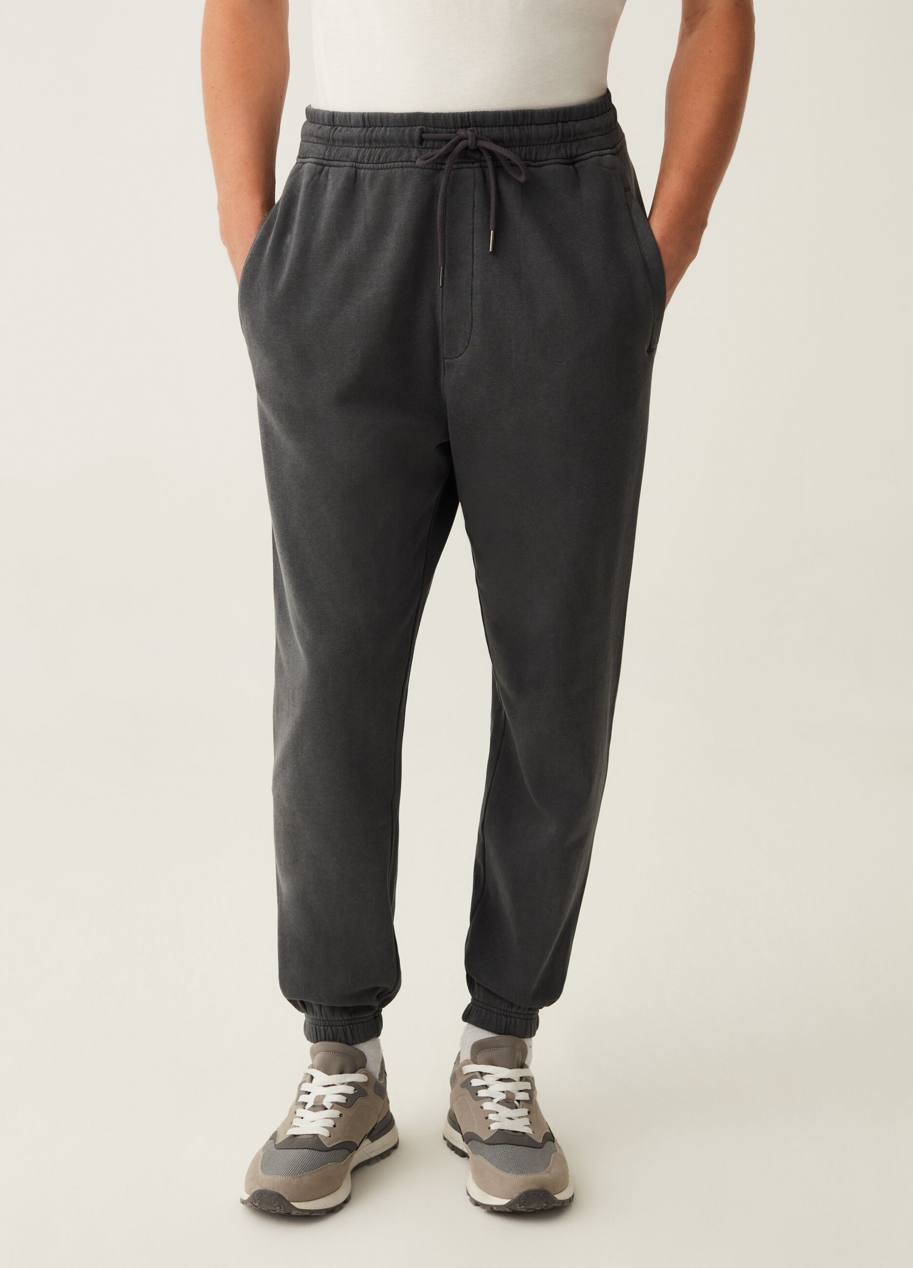 Fleece joggers with drawstring