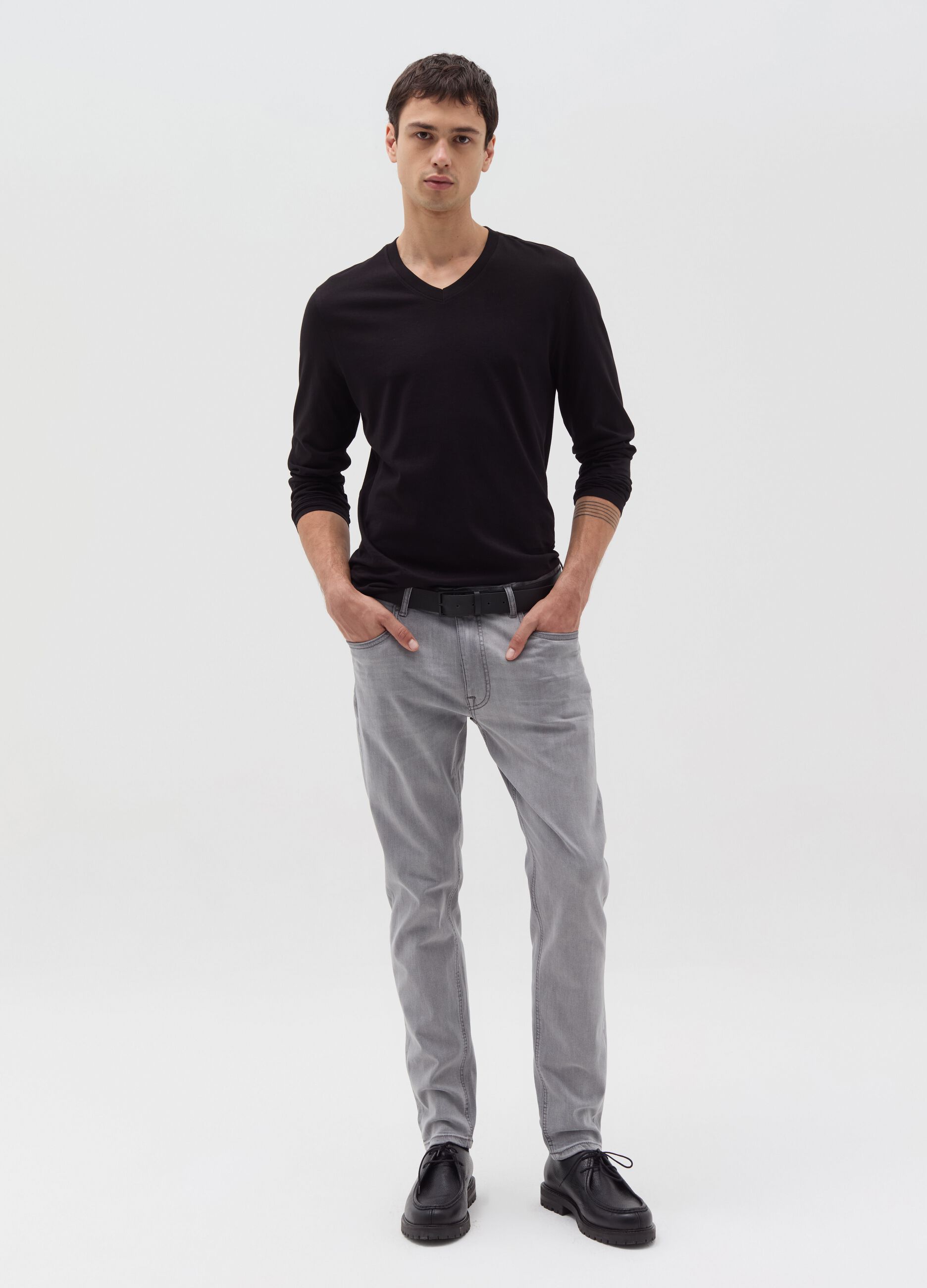 Slim-fit stretch jeans with five pockets