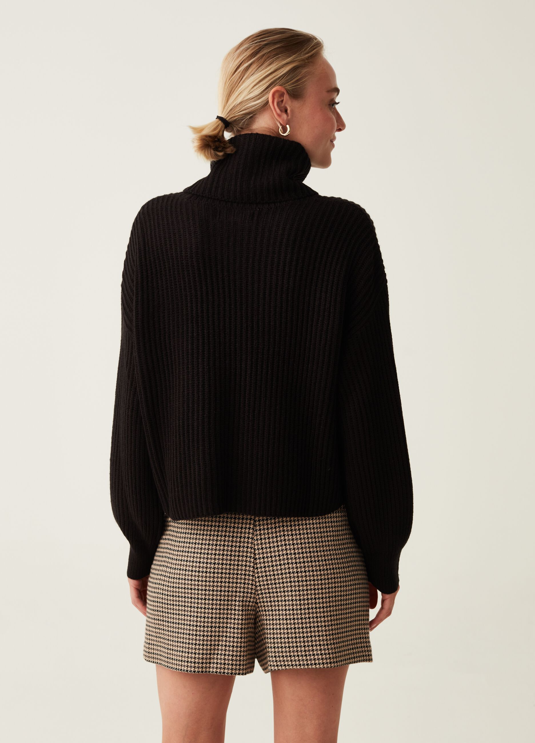 Ribbed pullover with high ring neck