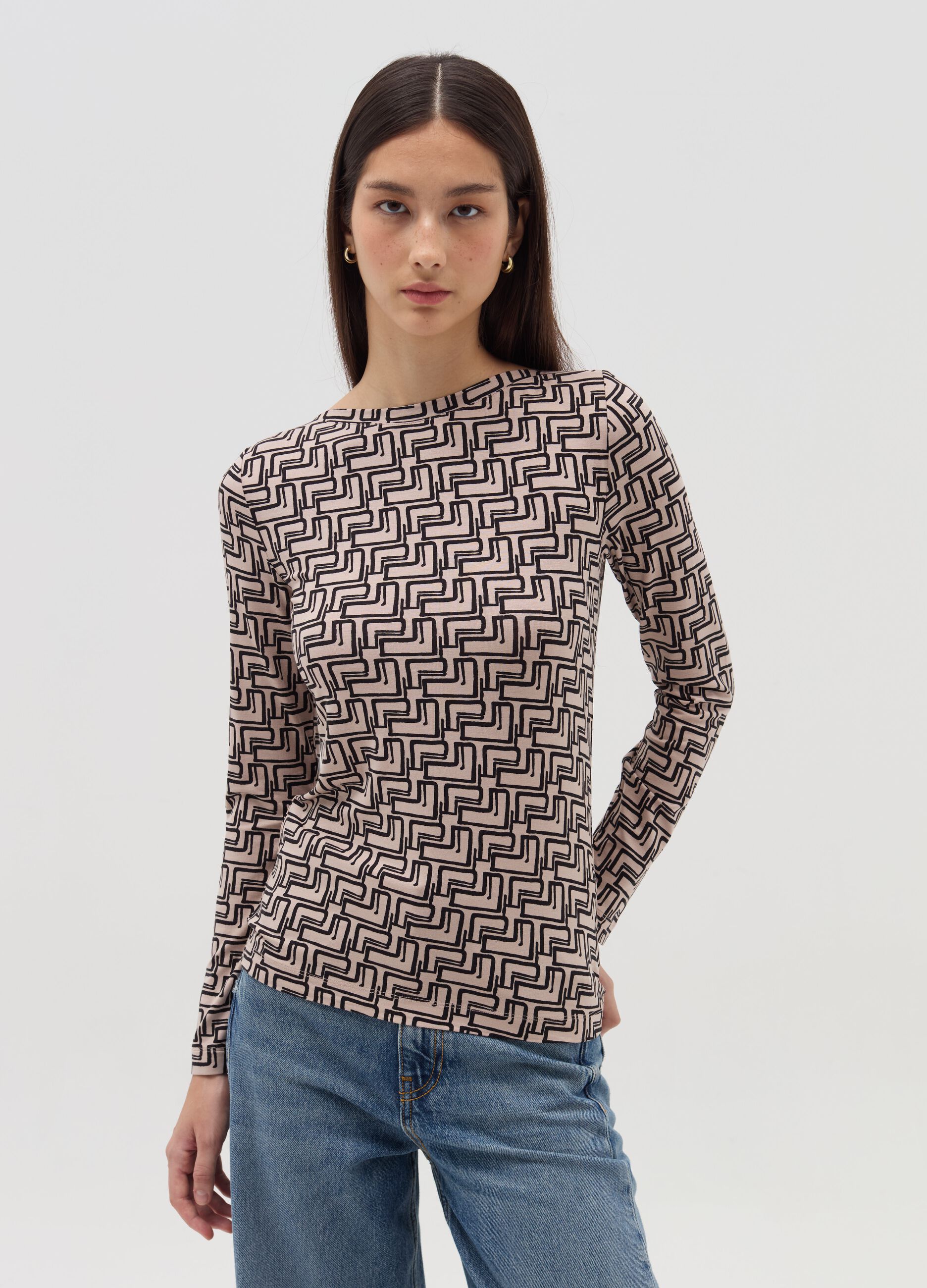 Long-sleeved T-shirt with boat neck