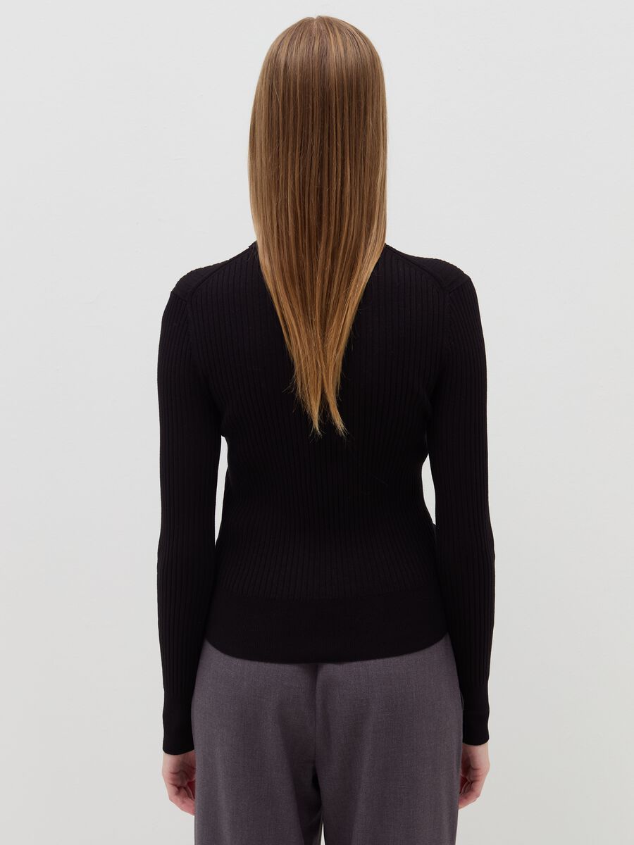 Turtleneck pullover with flat ribbing_2