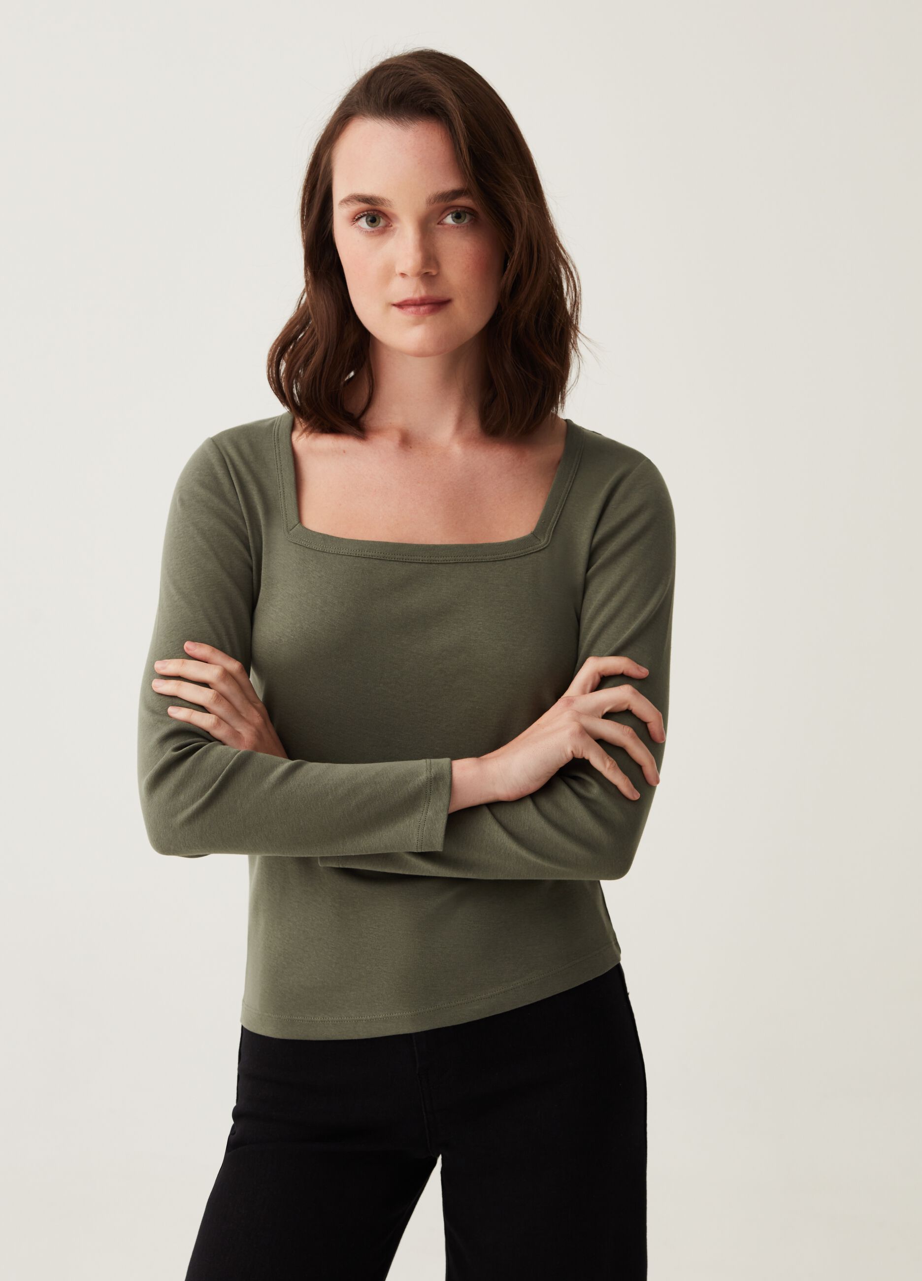 Long-sleeved T-shirt with square neck