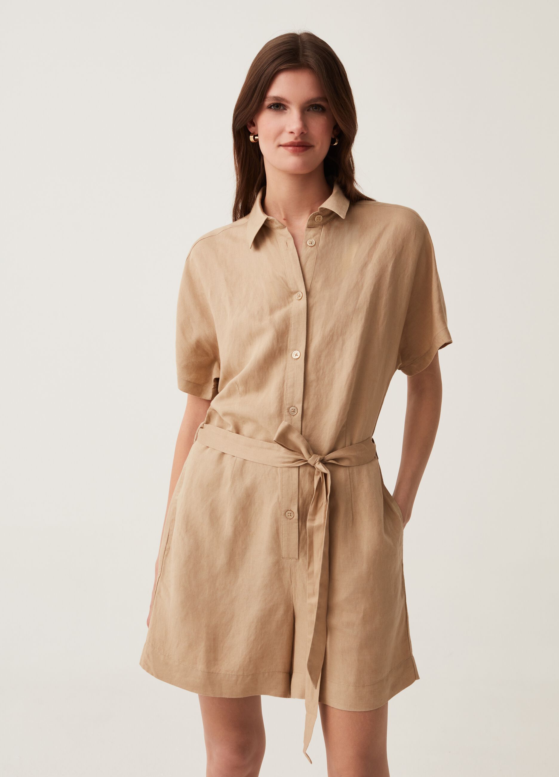 Short jumpsuit in linen and viscose