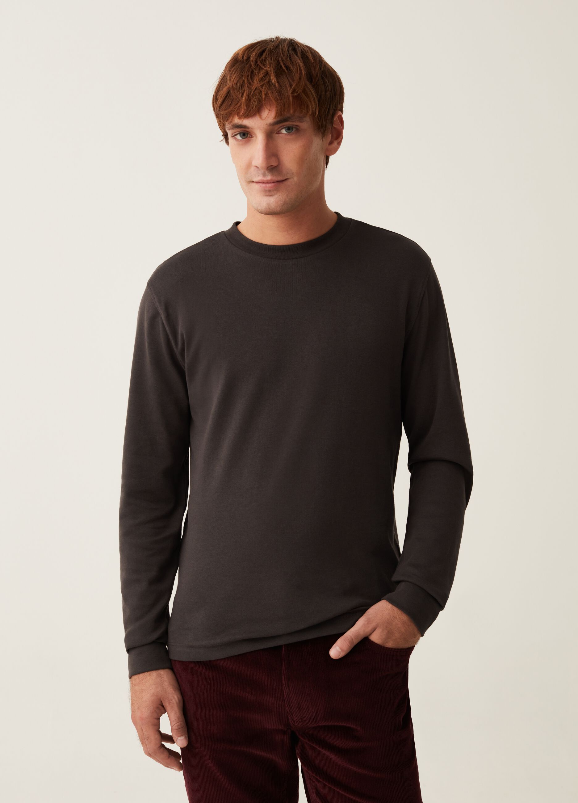 Long-sleeved T-shirt with round neck