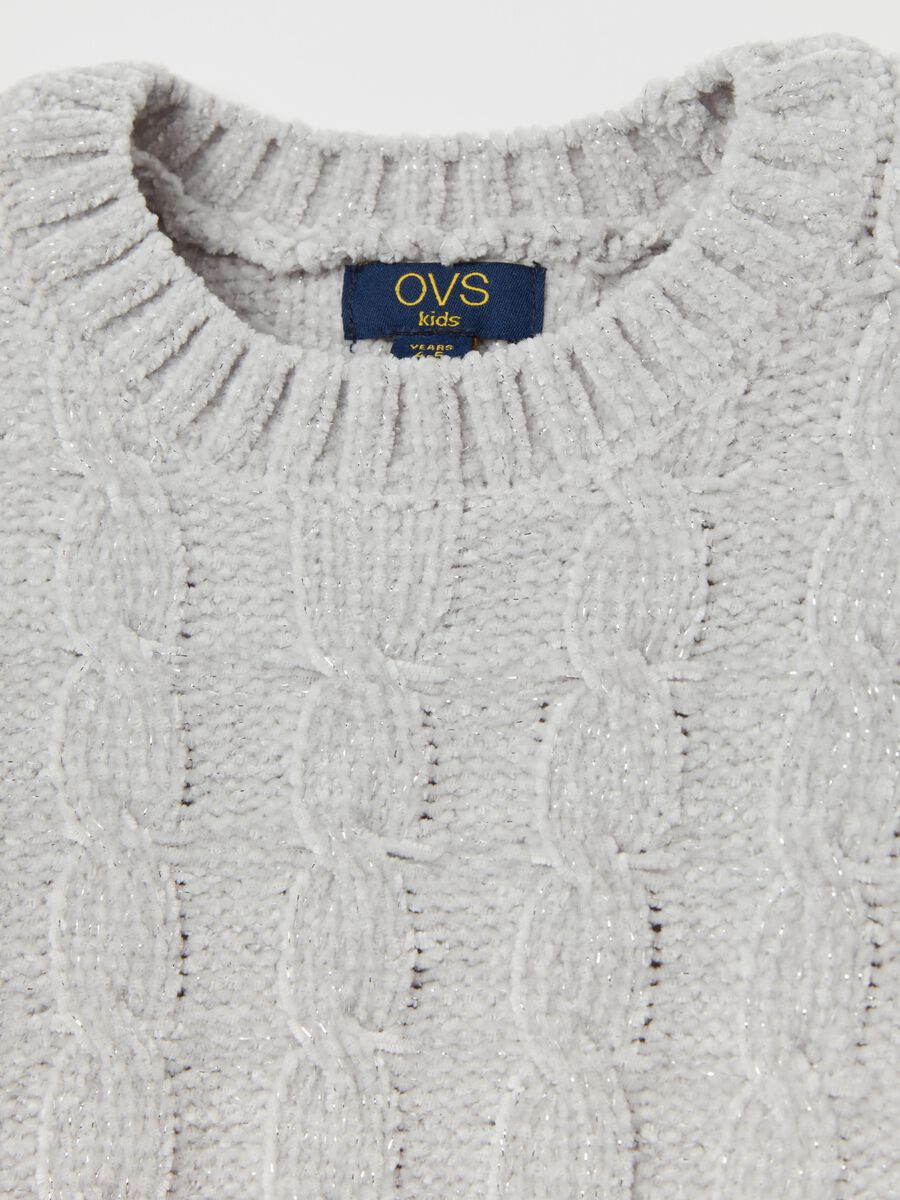 Chenille pullover with cable-knit design_3