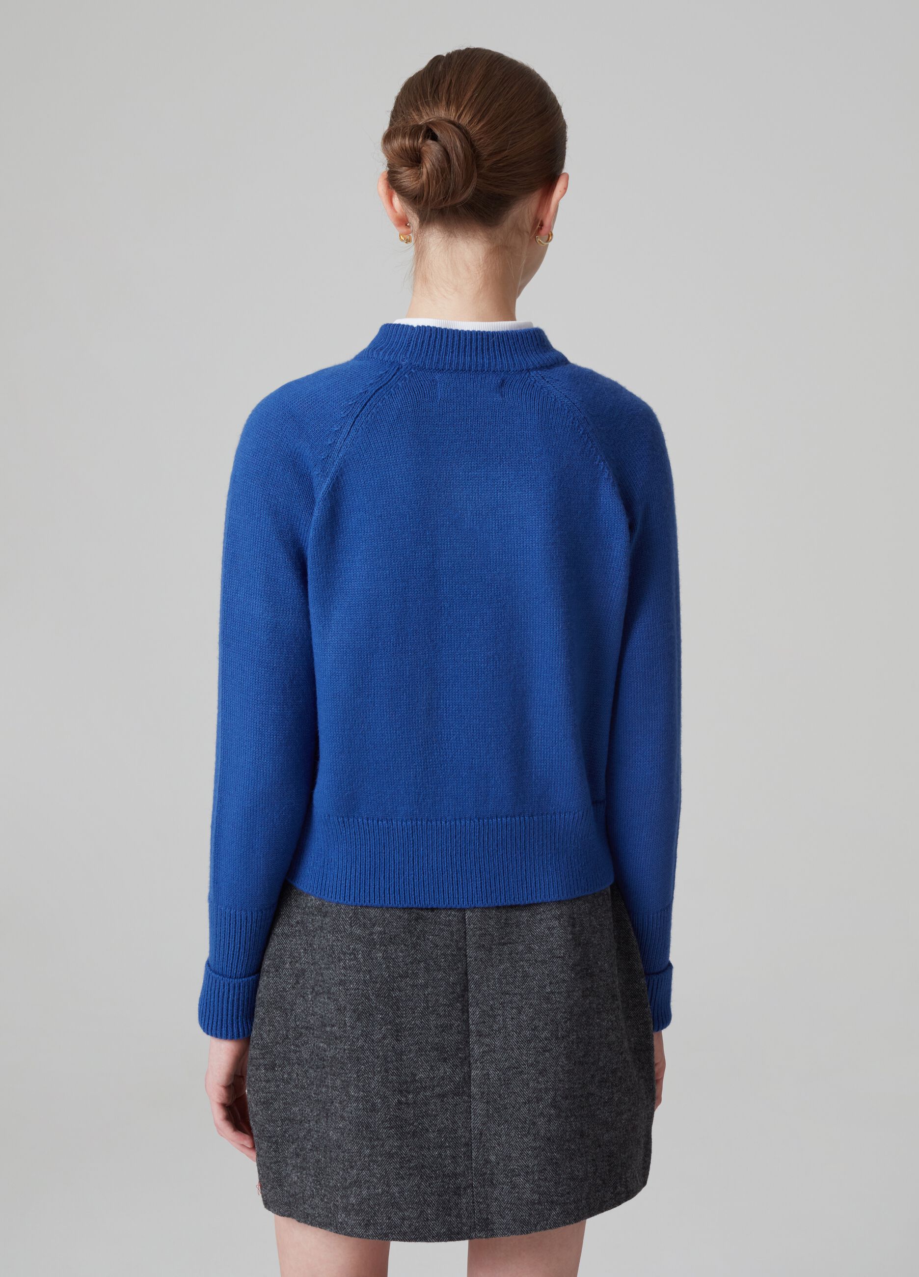 Pullover with raglan sleeves