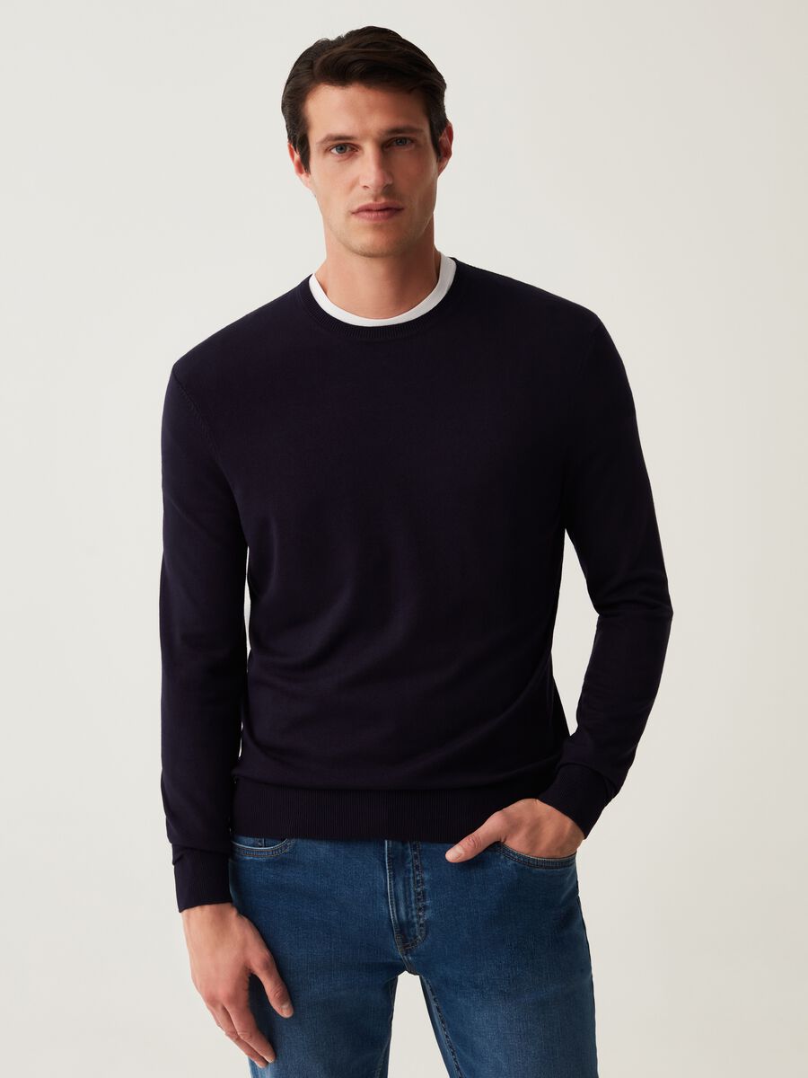 Round neck pullover_0