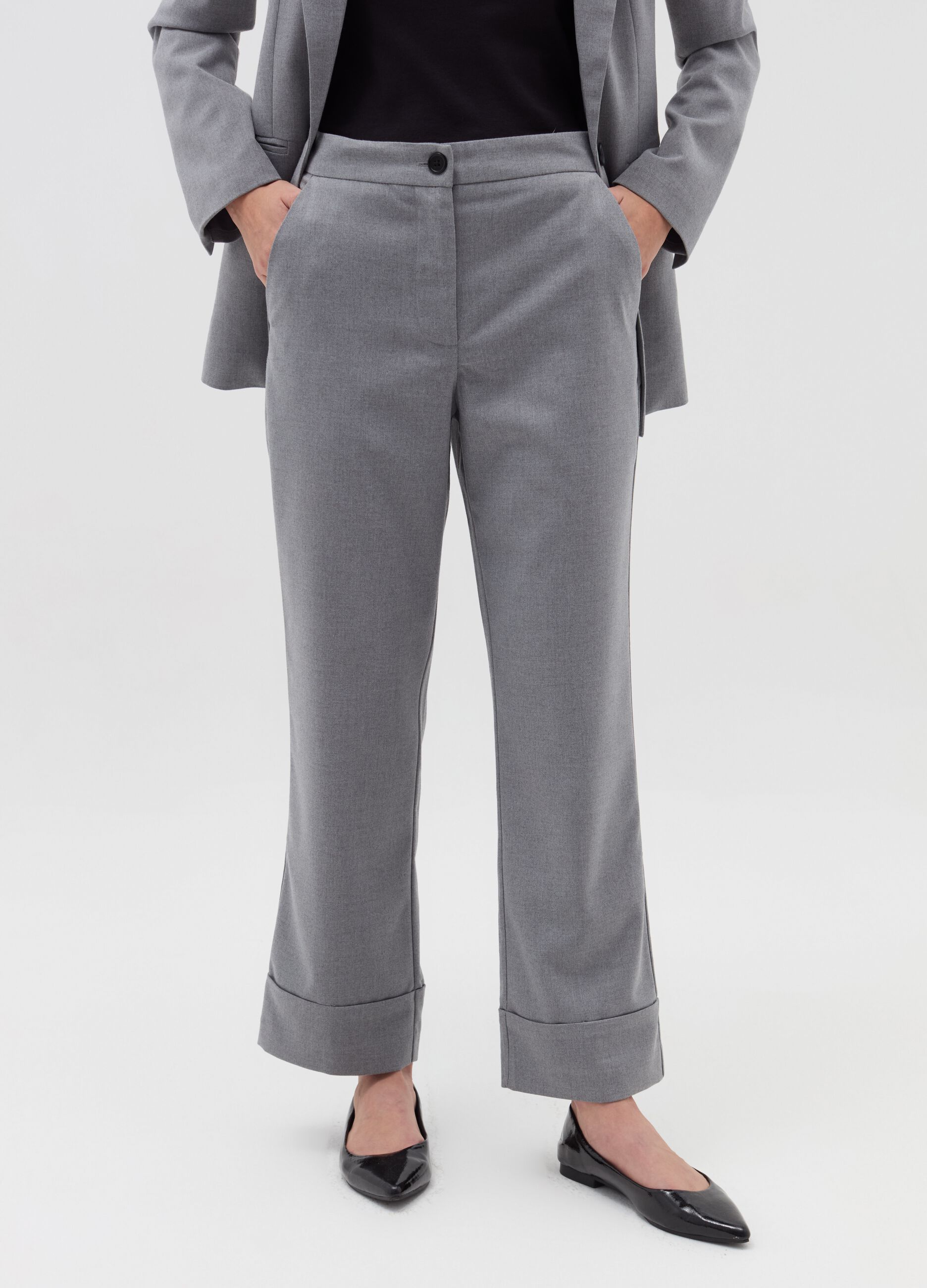 Straight-fit trousers with turn ups